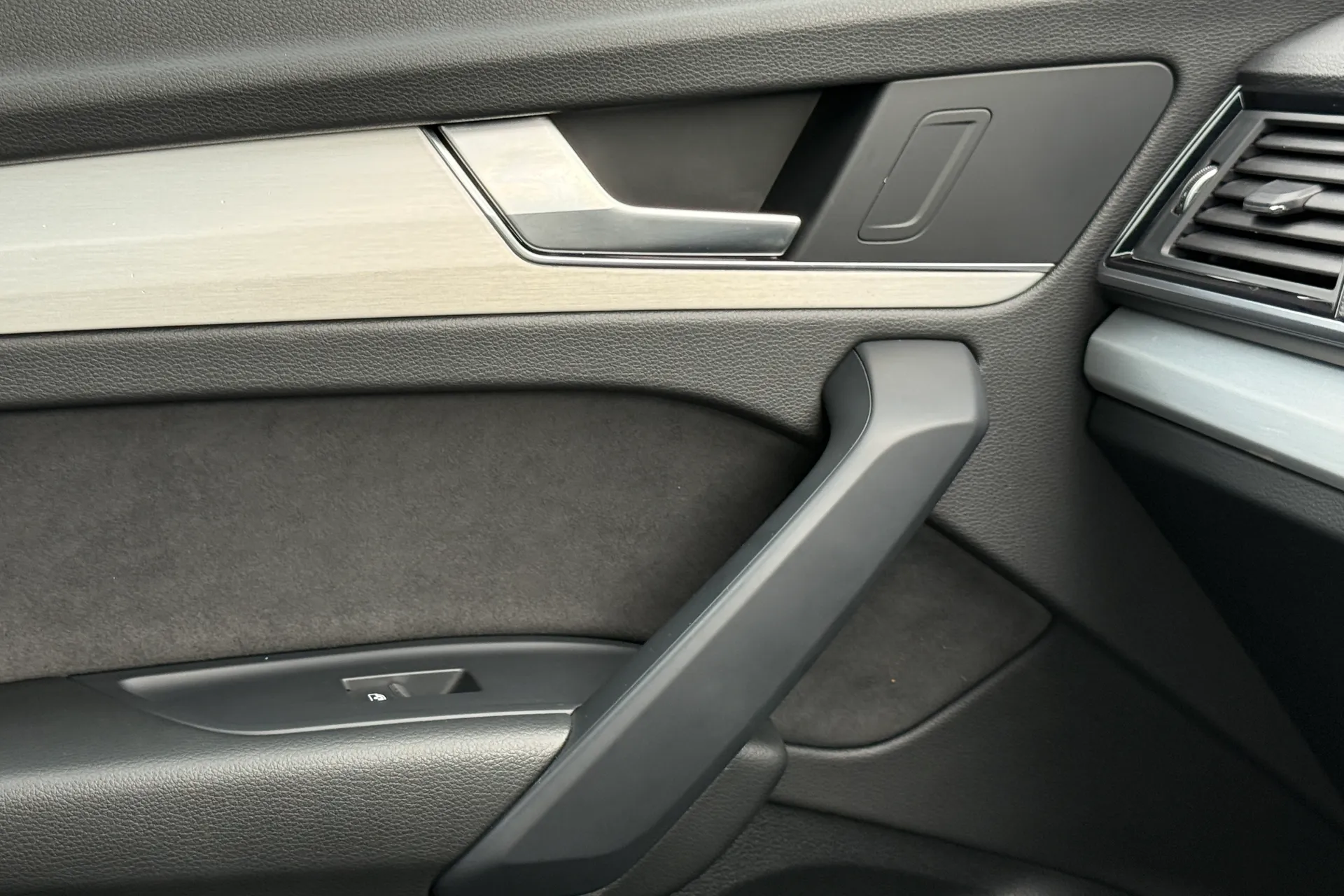 Audi Q5 thumbnail image number 24
