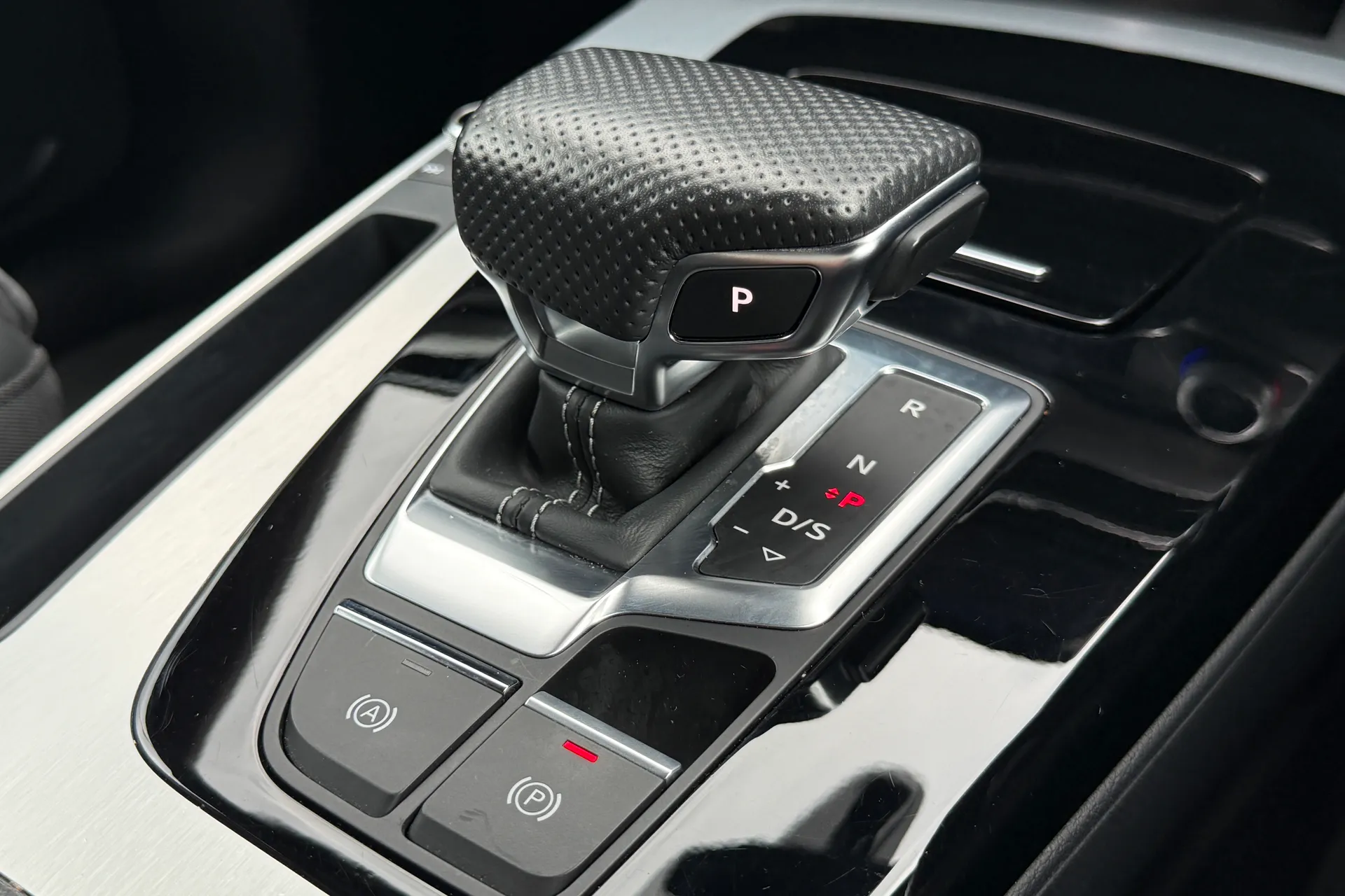 Audi Q5 thumbnail image number 25
