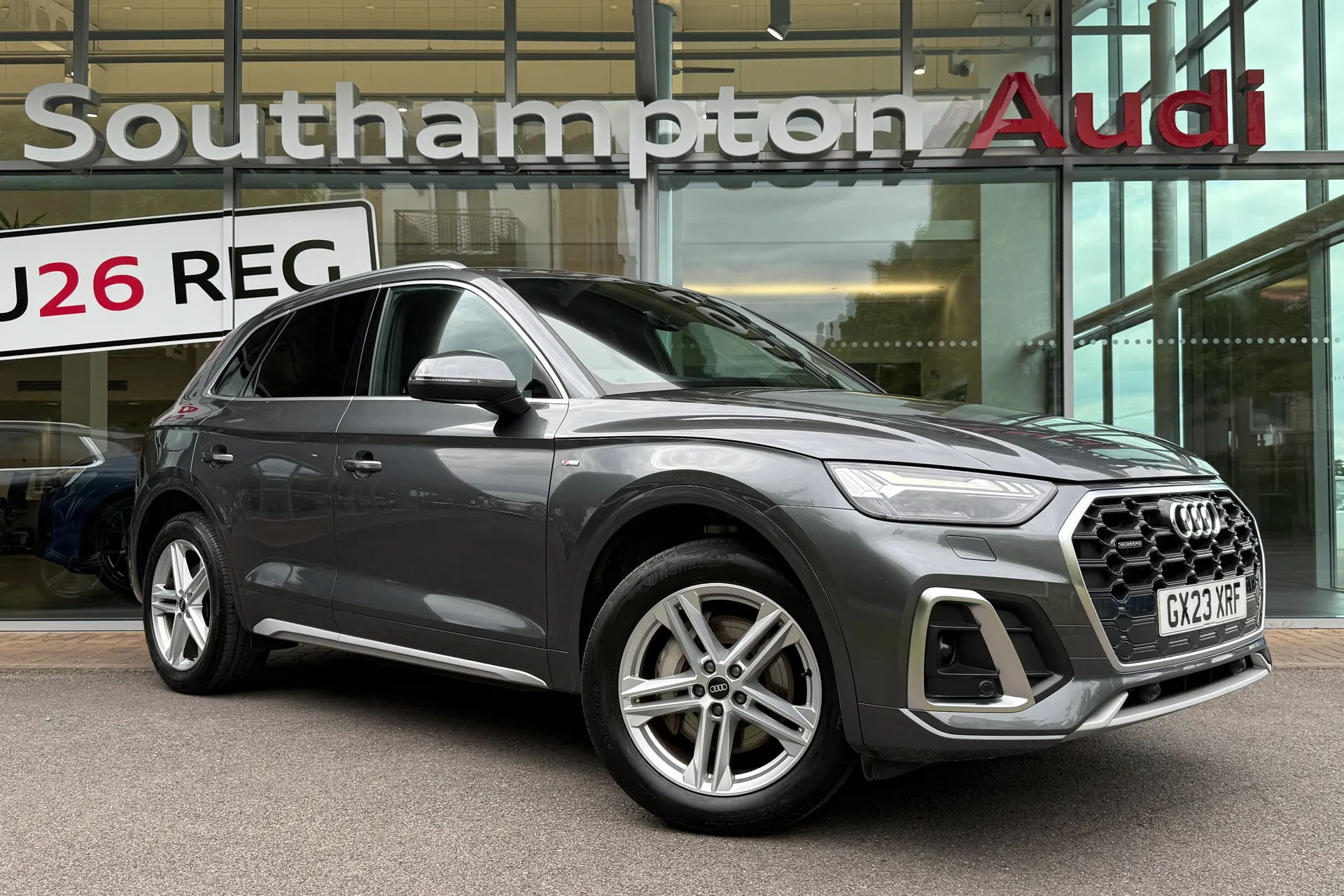 Audi Q5 focused image