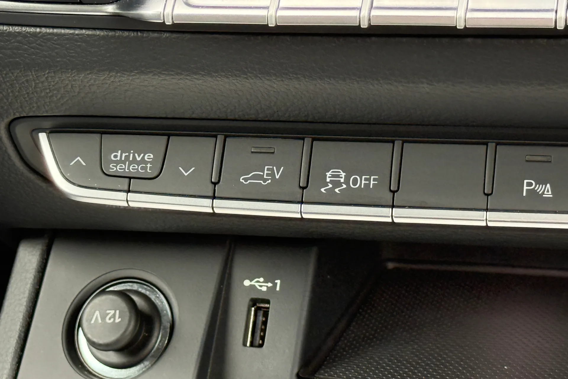 Audi Q5 thumbnail image number 30