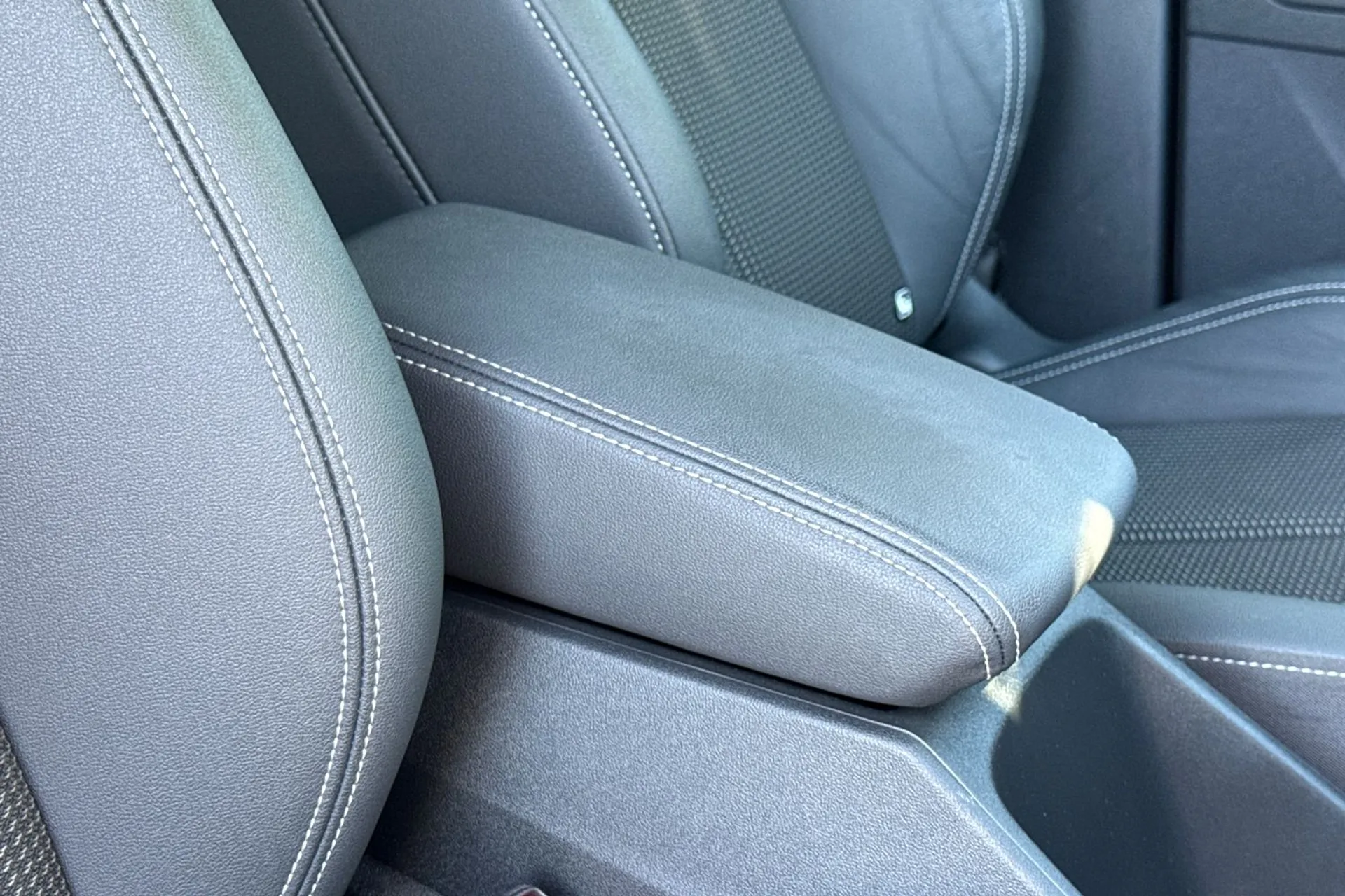 Audi Q4 thumbnail image number 37