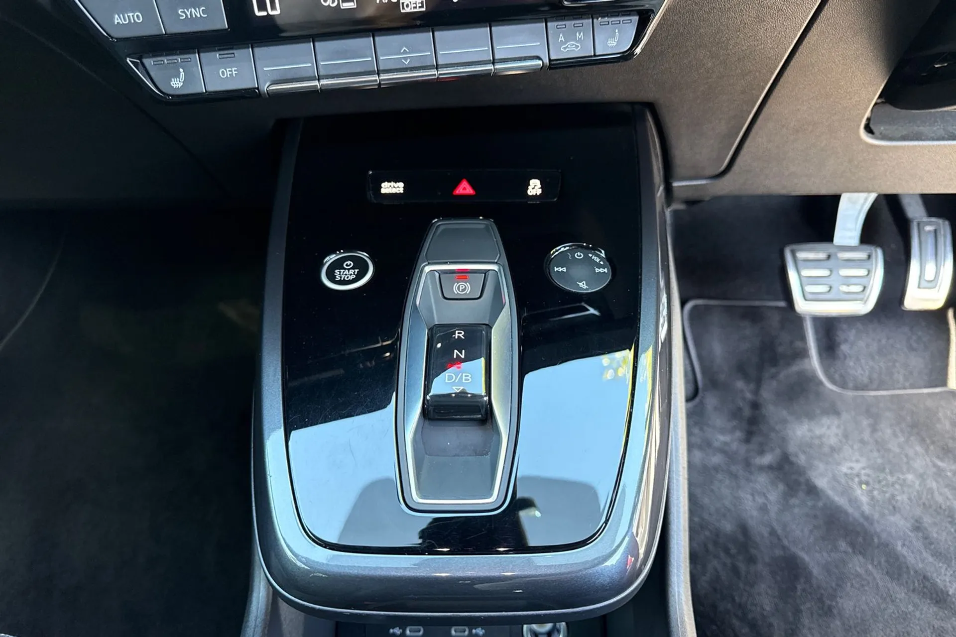 Audi Q4 thumbnail image number 52