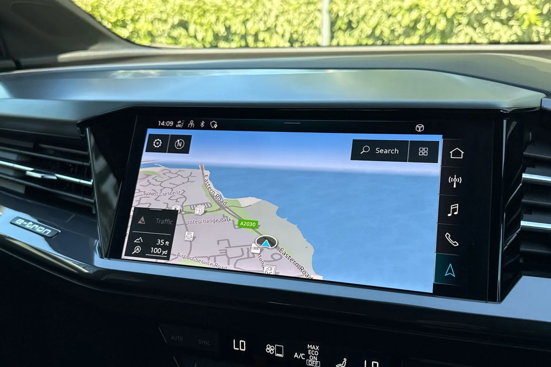 Audi Q4 thumbnail image number 3