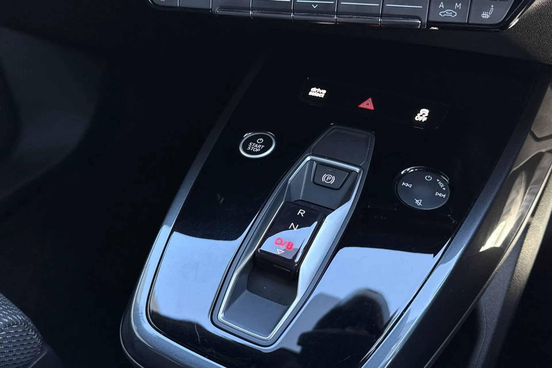 Audi Q4 thumbnail image number 27