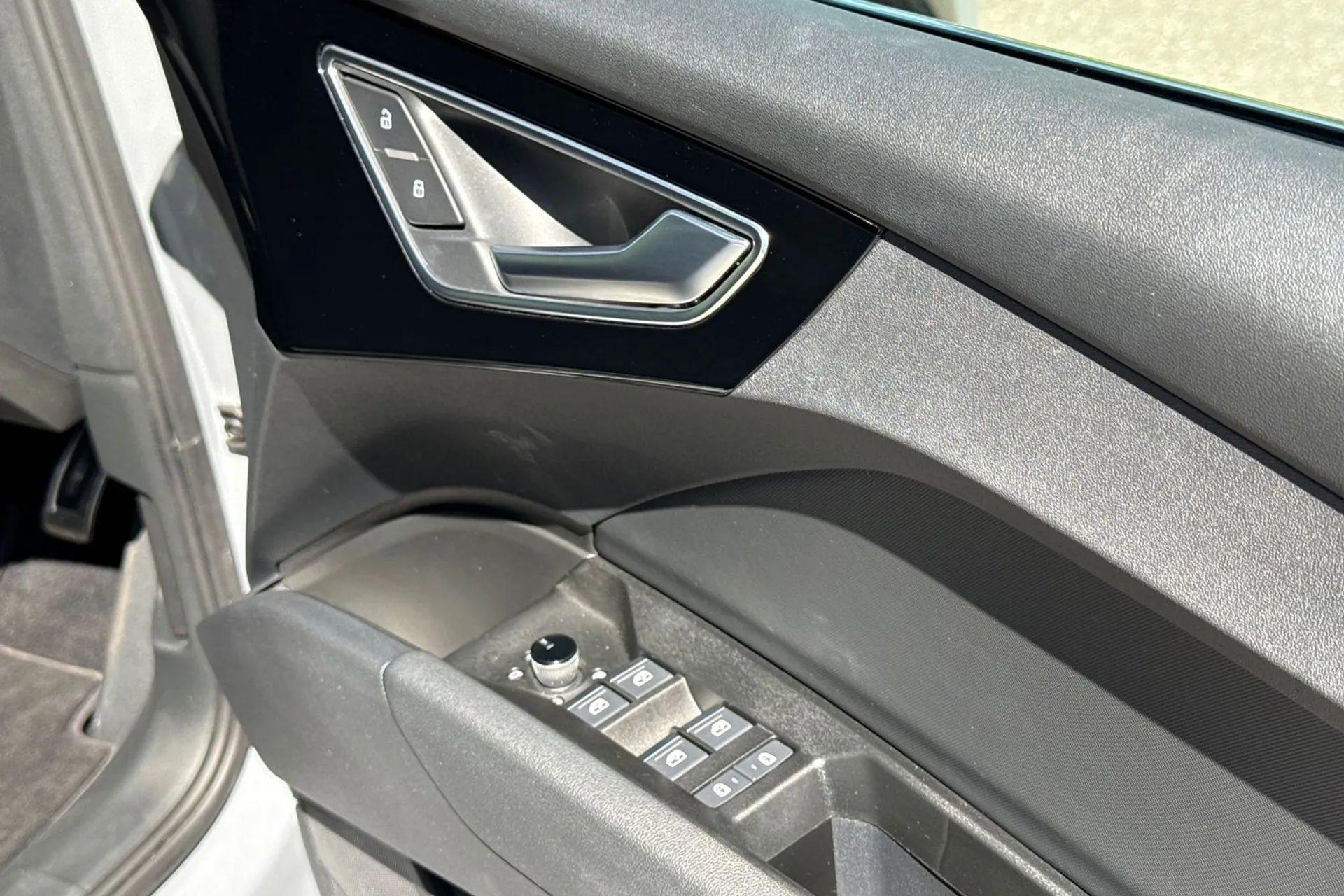 Audi Q4 thumbnail image number 48