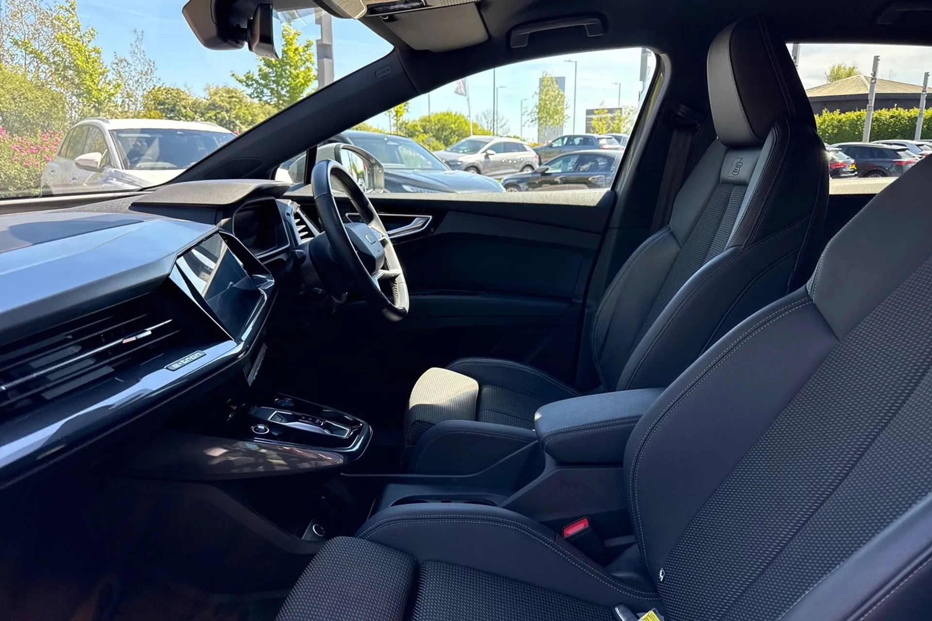 Audi Q4 thumbnail image number 44