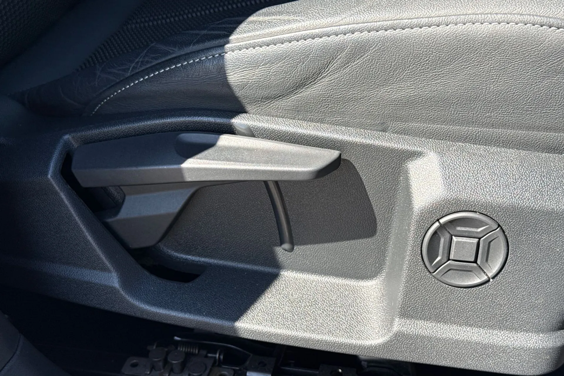 Audi Q4 thumbnail image number 40