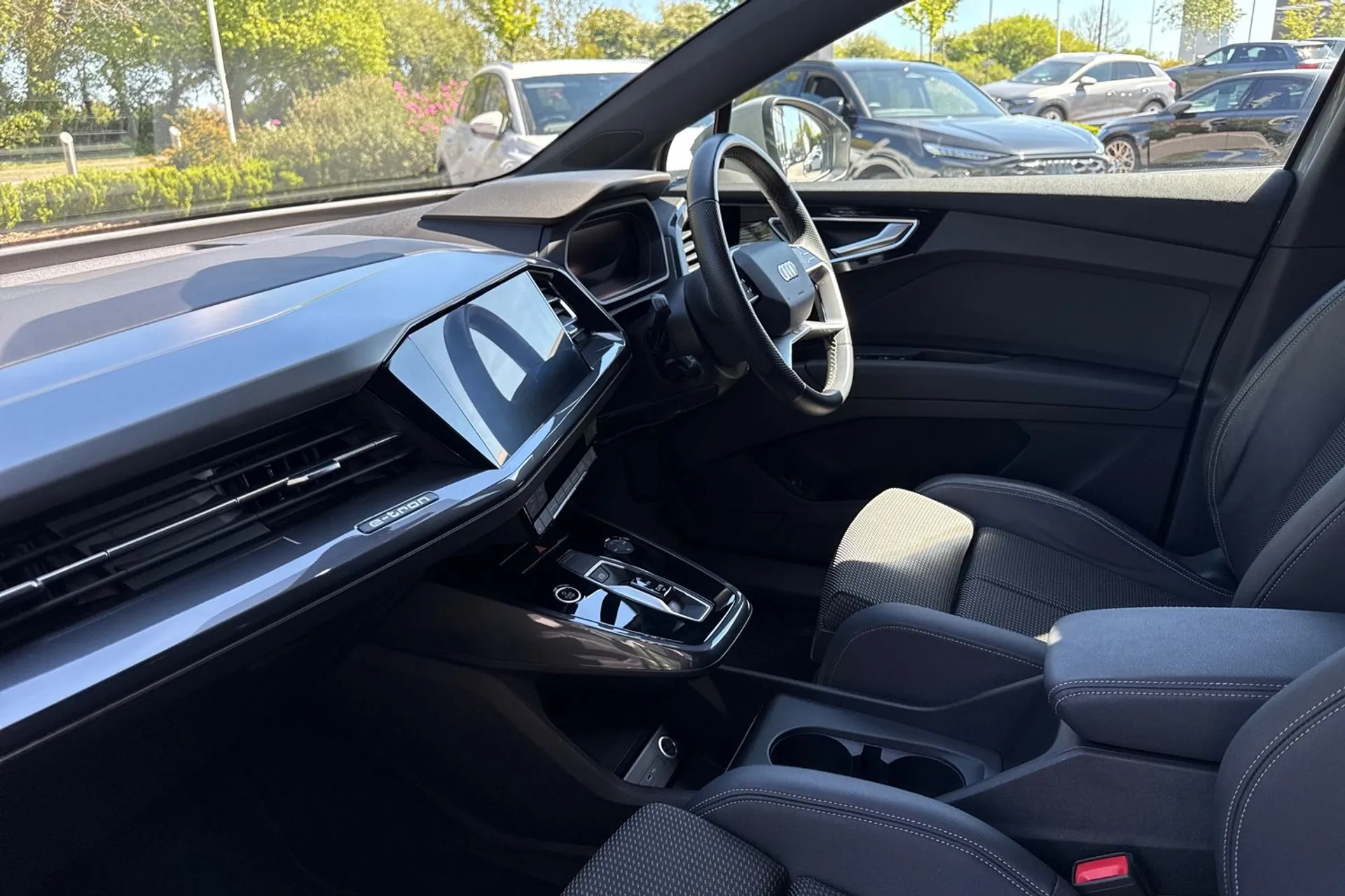 Audi Q4 thumbnail image number 42