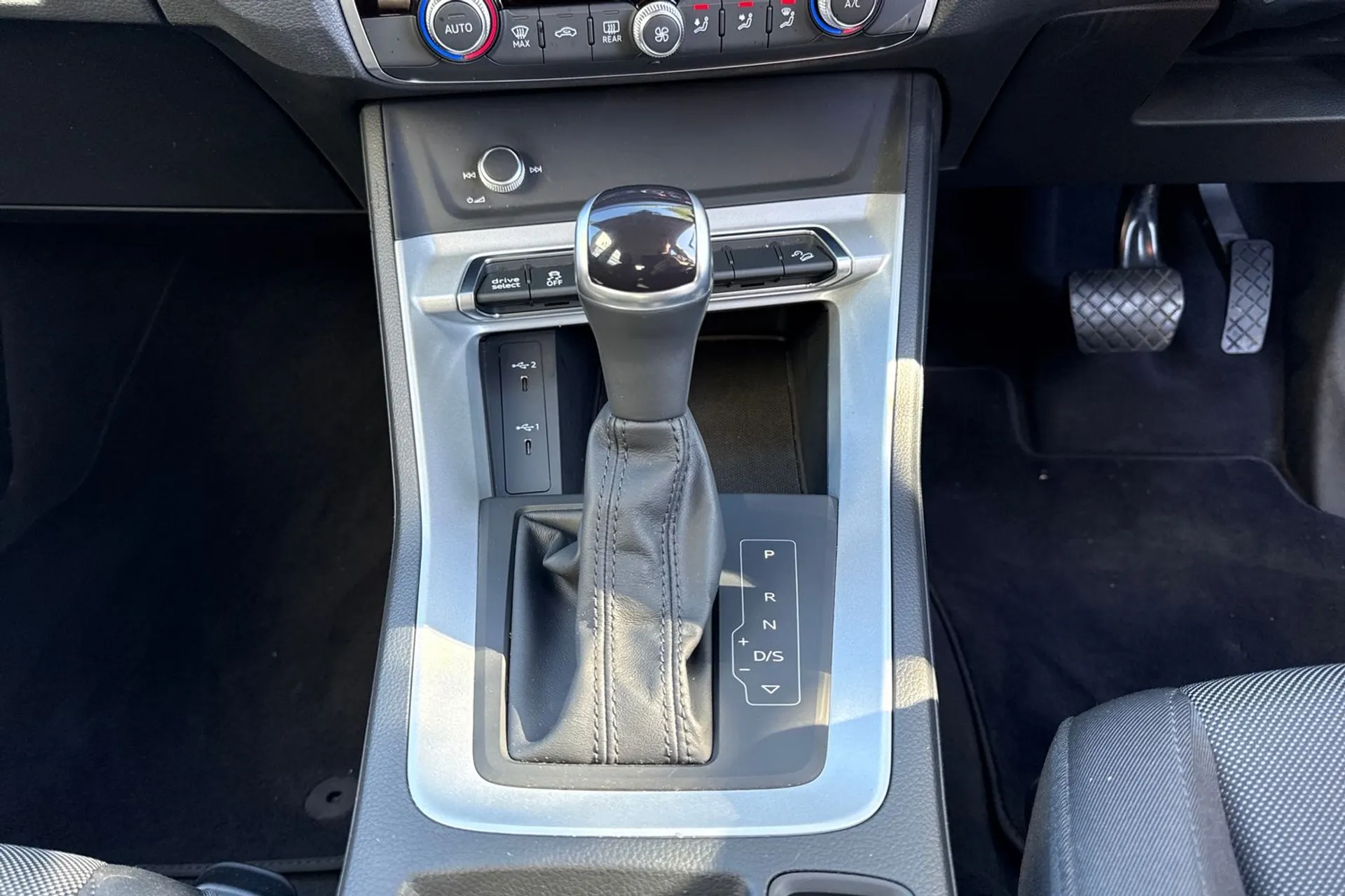 Audi Q3 thumbnail image number 51