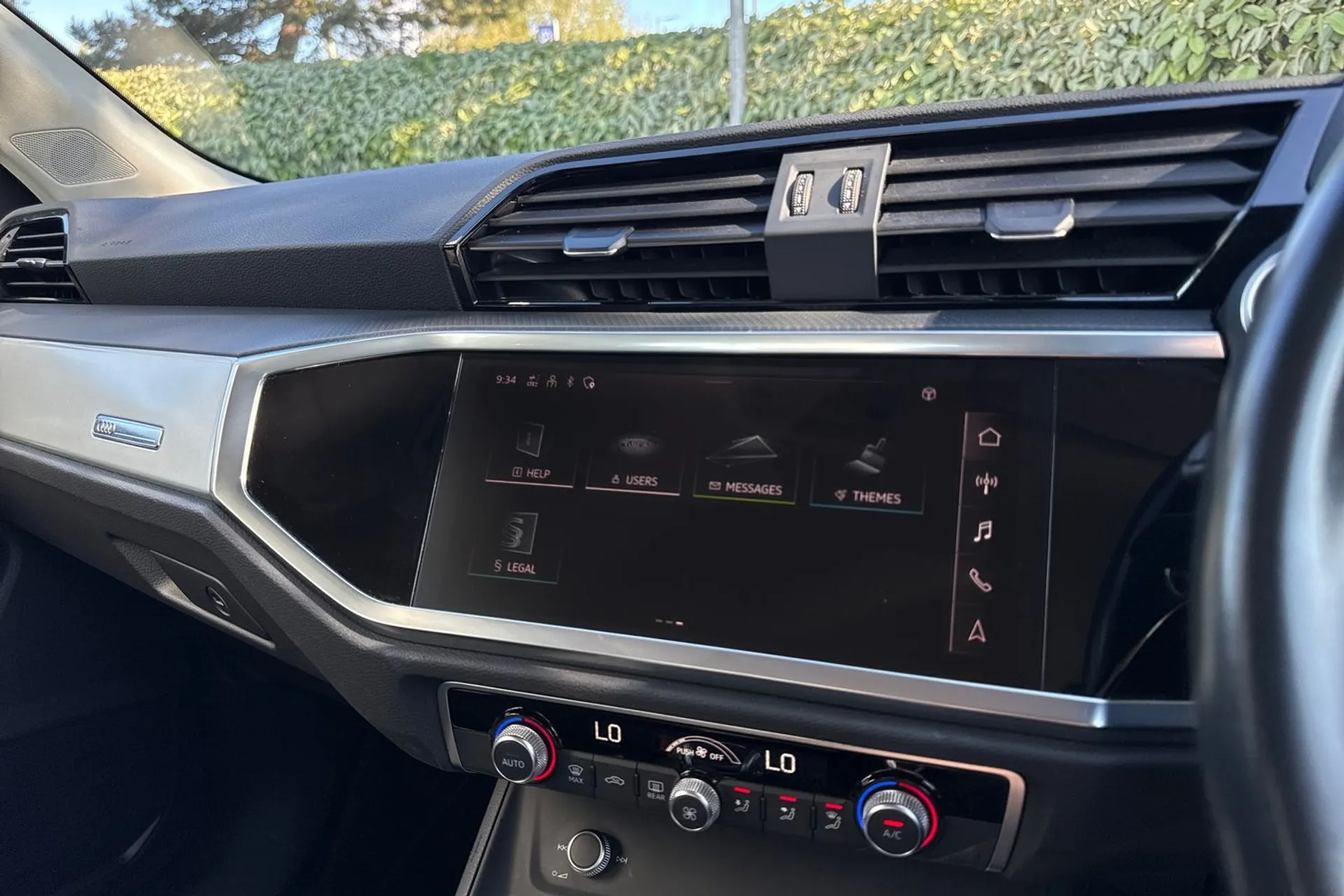 Audi Q3 thumbnail image number 30