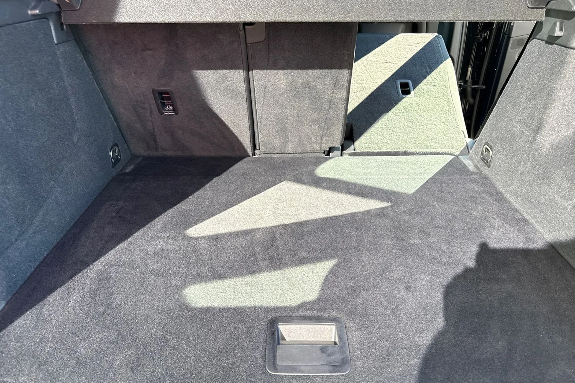 Audi Q3 thumbnail image number 36