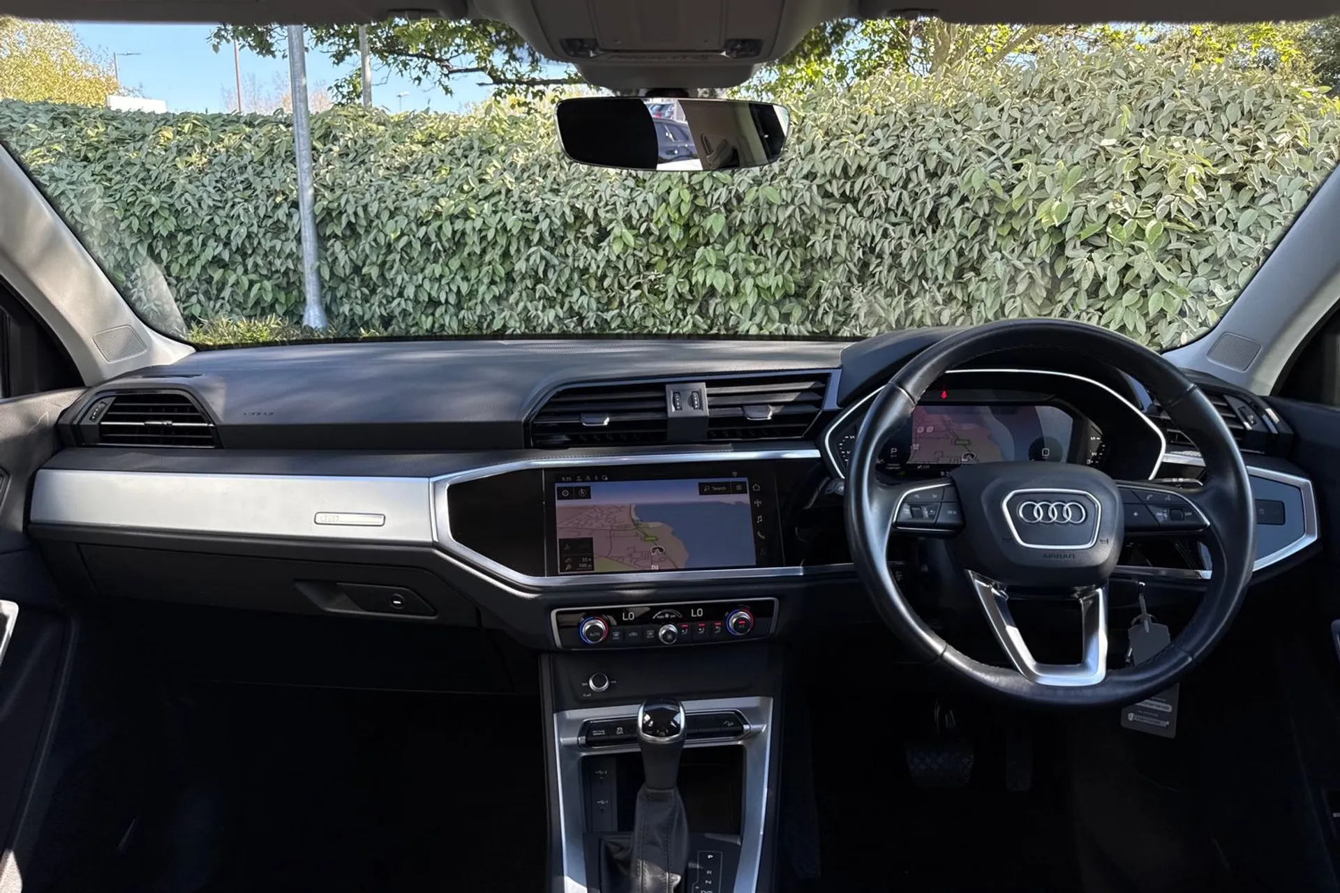 Audi Q3 thumbnail image number 3