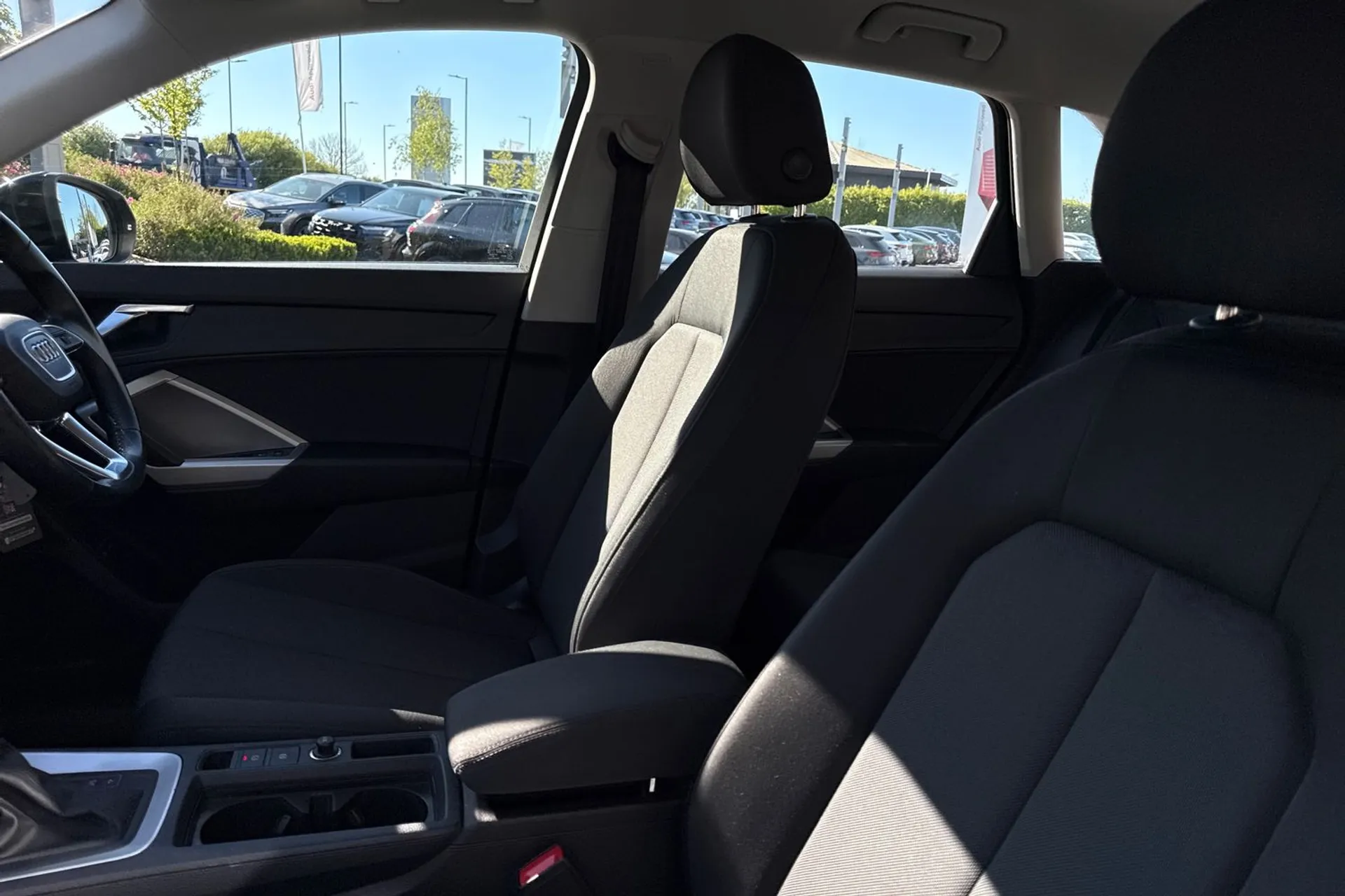 Audi Q3 thumbnail image number 45