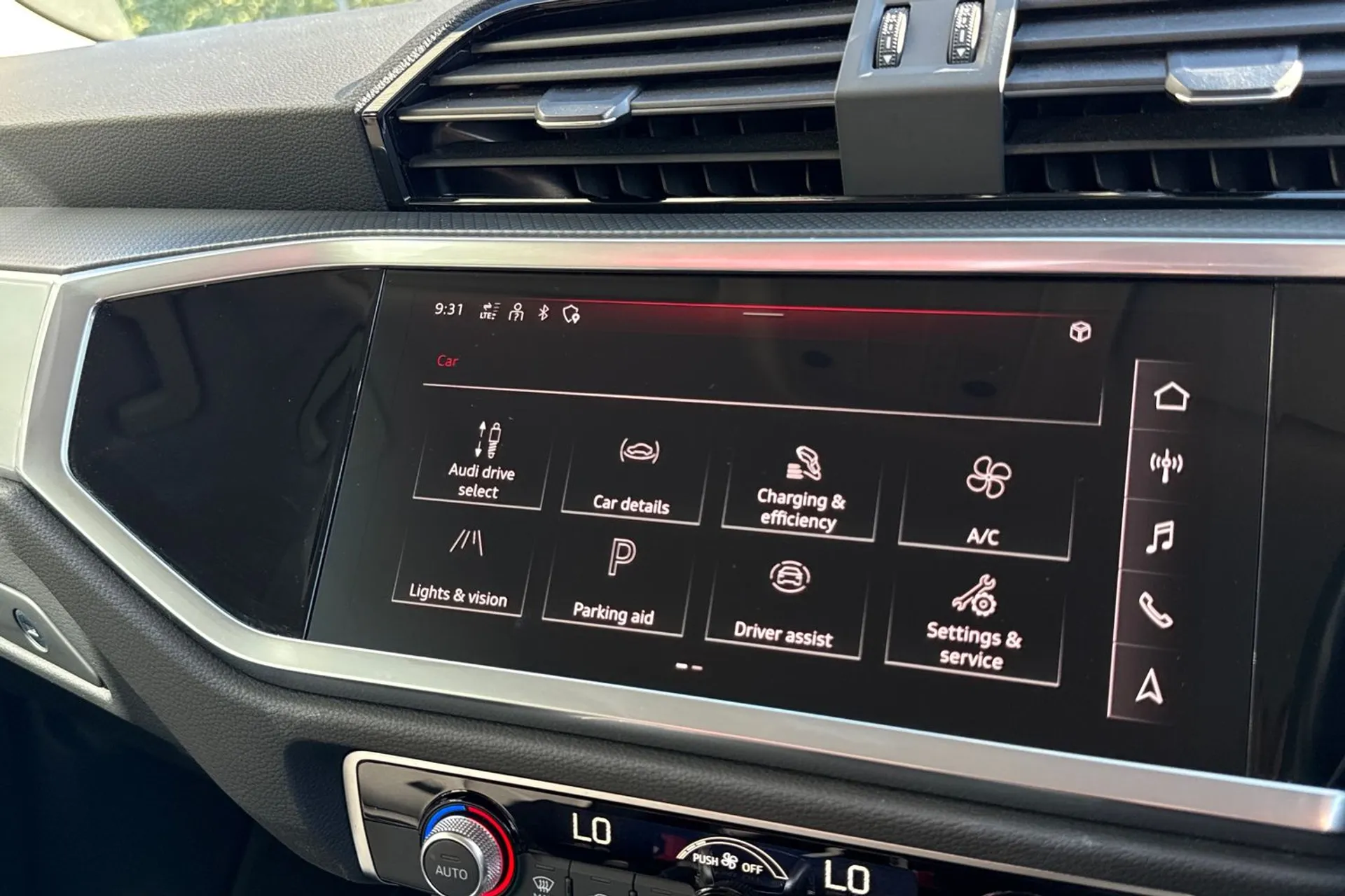 Audi Q3 thumbnail image number 38