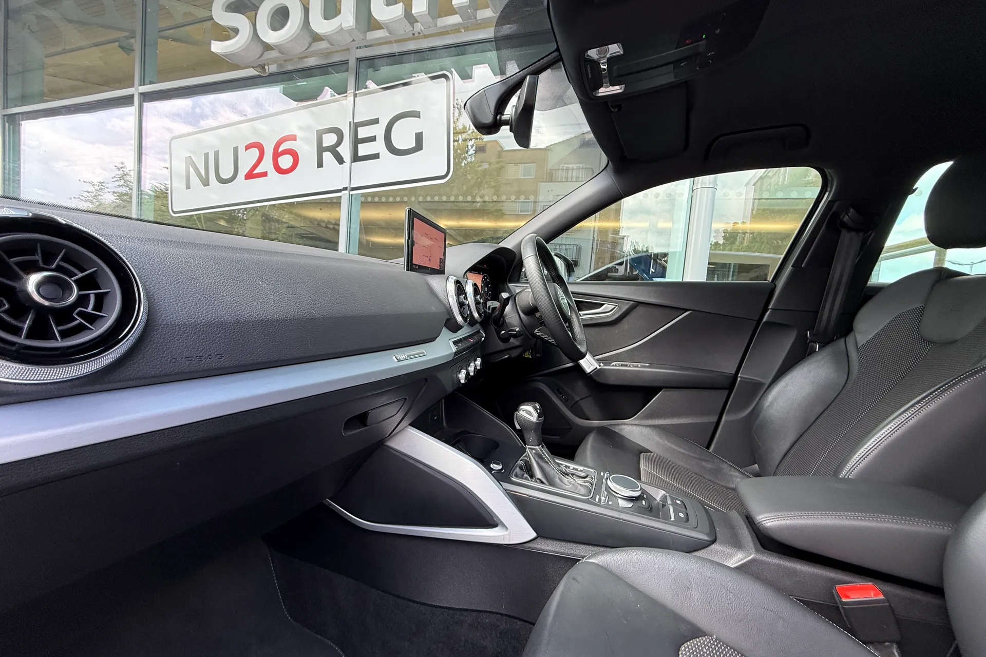Audi Q2 thumbnail image number 7