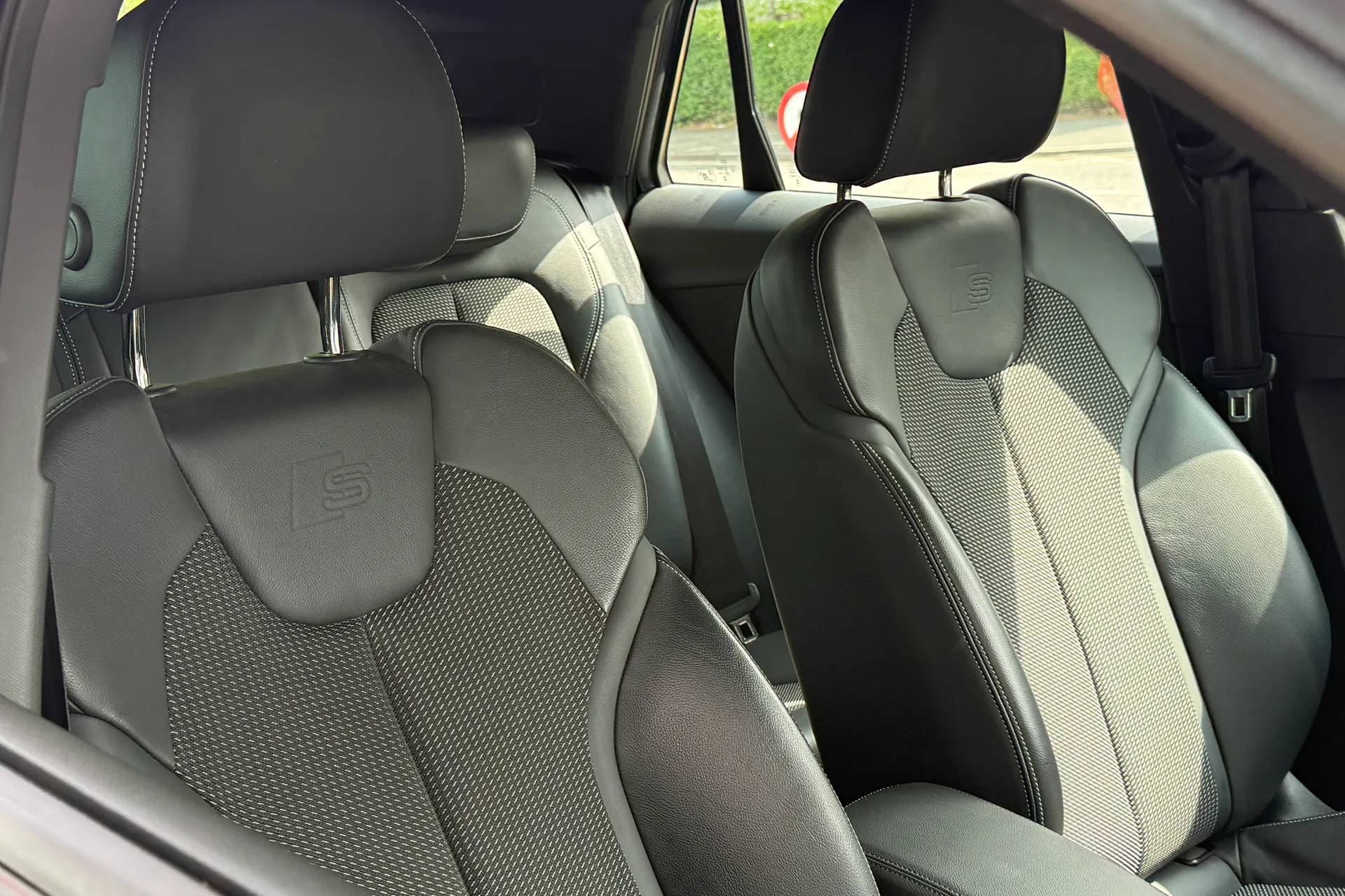 Audi Q2 thumbnail image number 40