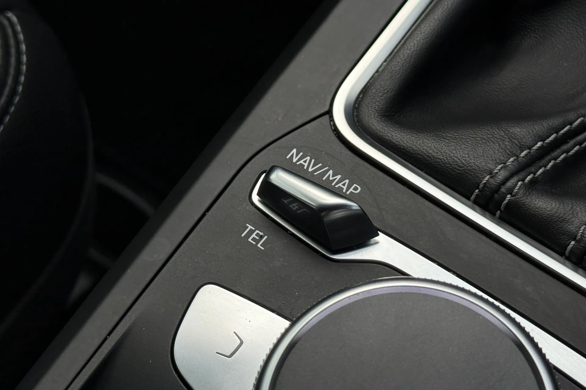 Audi Q2 thumbnail image number 26