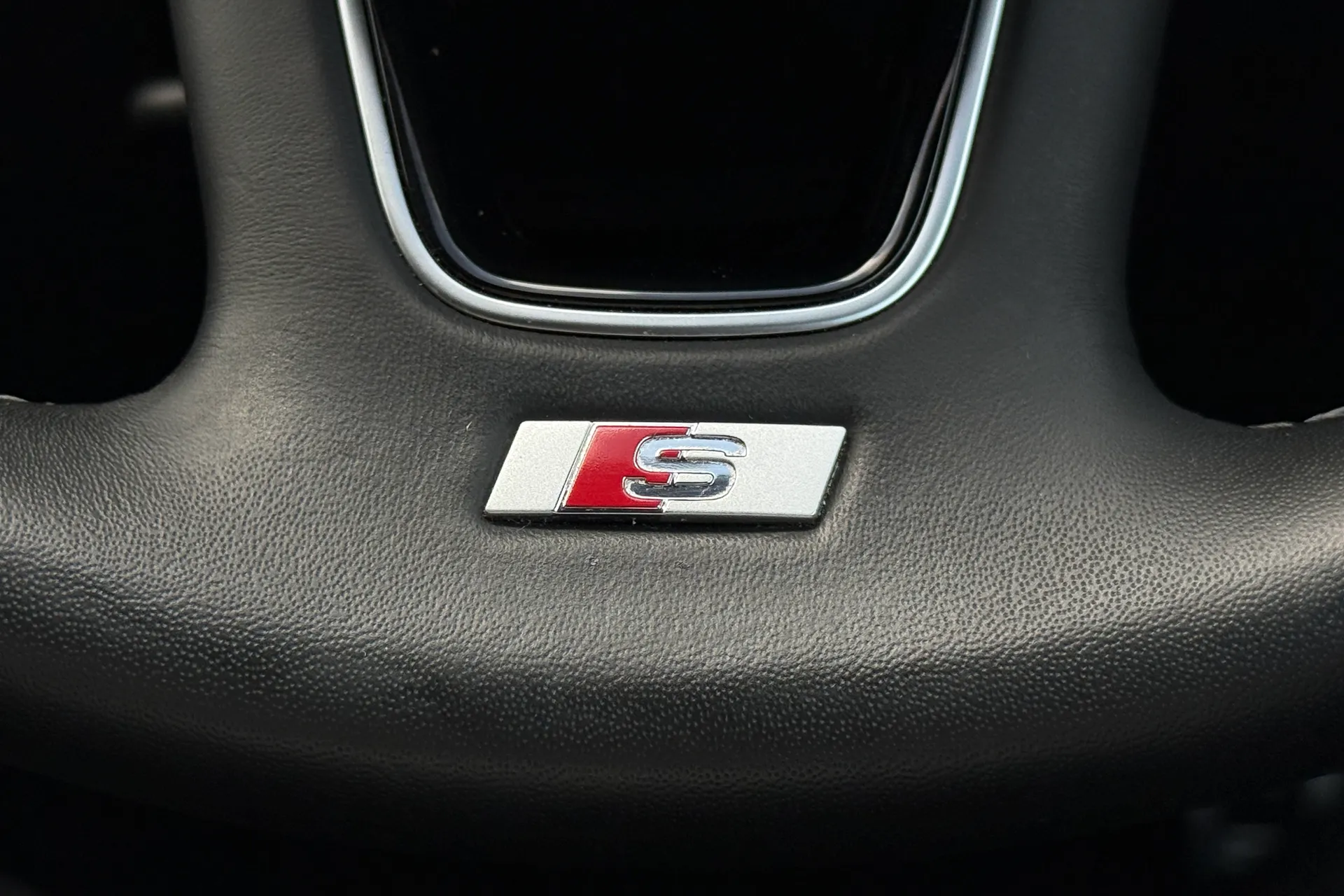 Audi Q2 thumbnail image number 16
