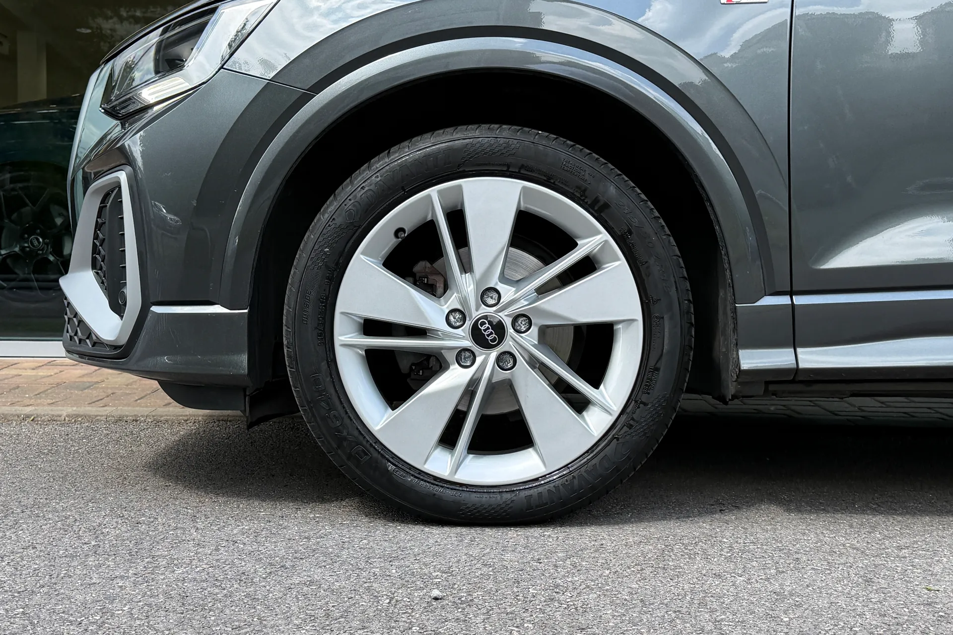 Audi Q2 thumbnail image number 9