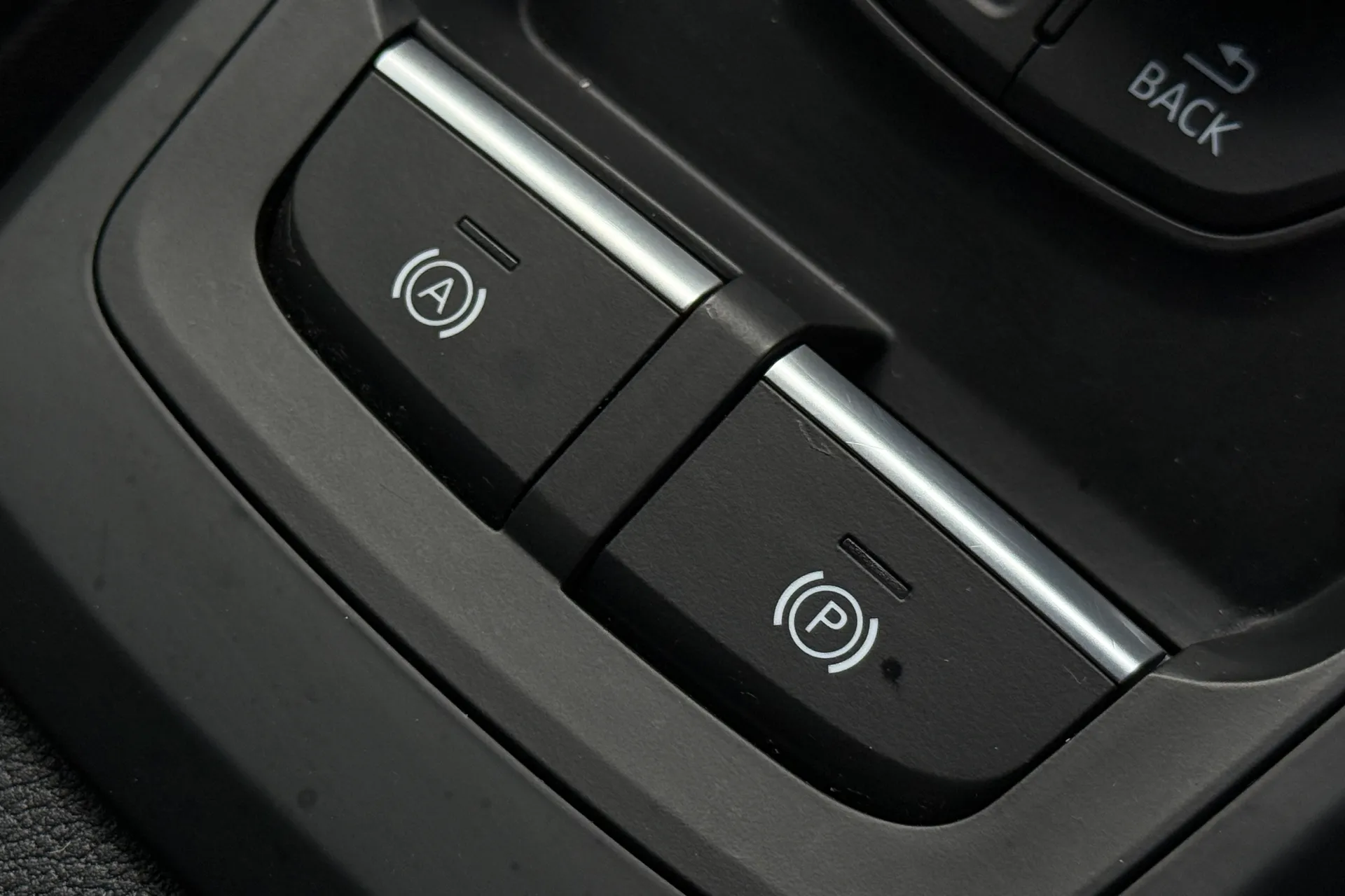 Audi Q2 thumbnail image number 27