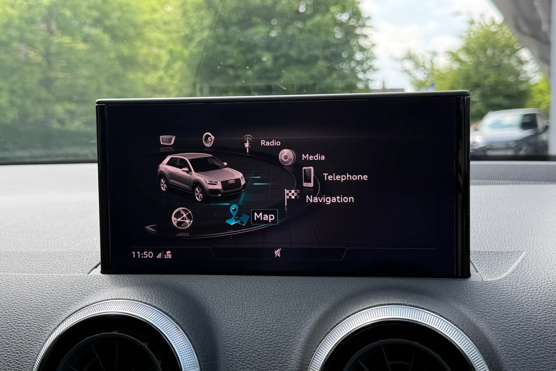Audi Q2 thumbnail image number 34