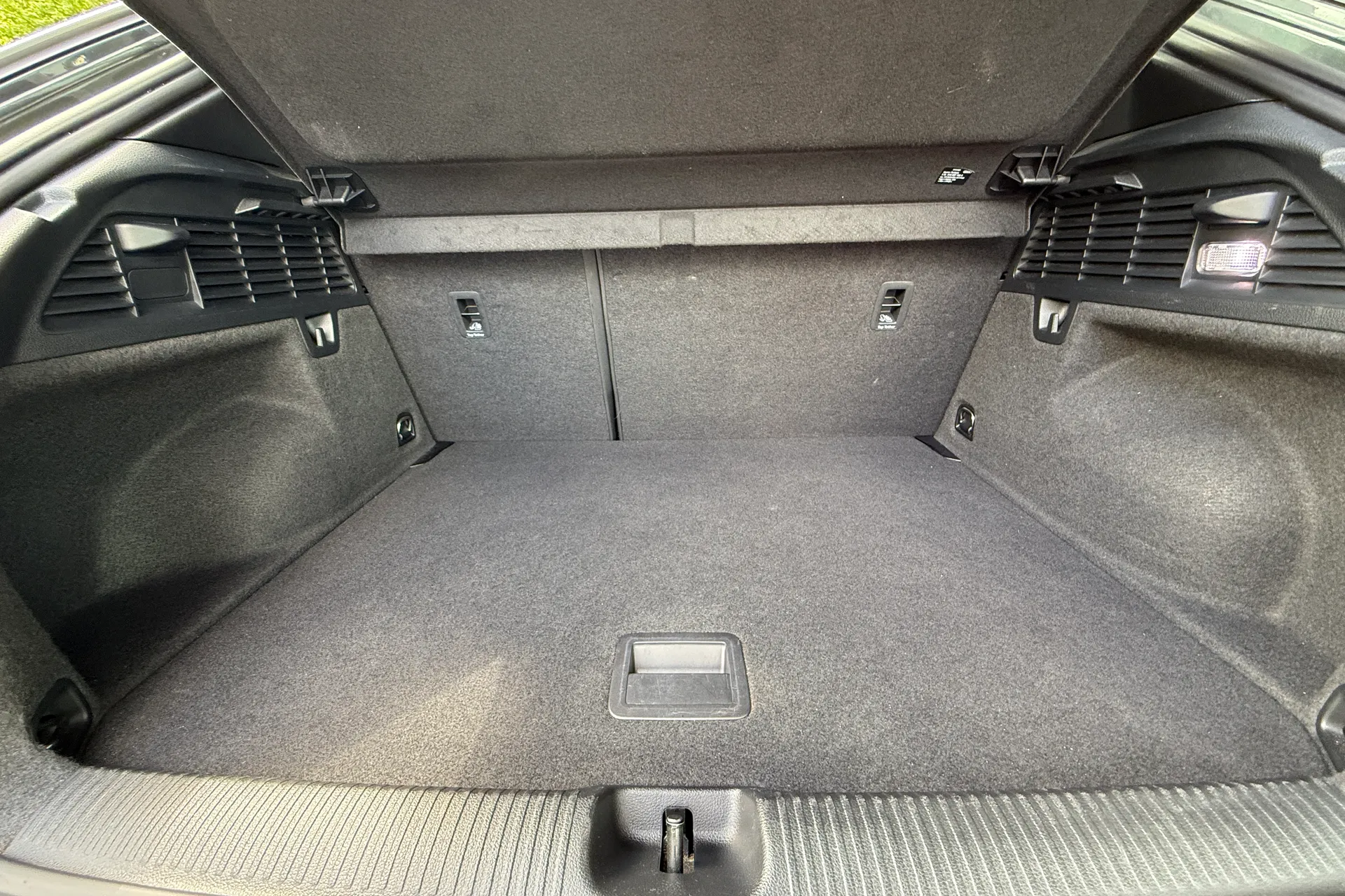 Audi Q2 thumbnail image number 52