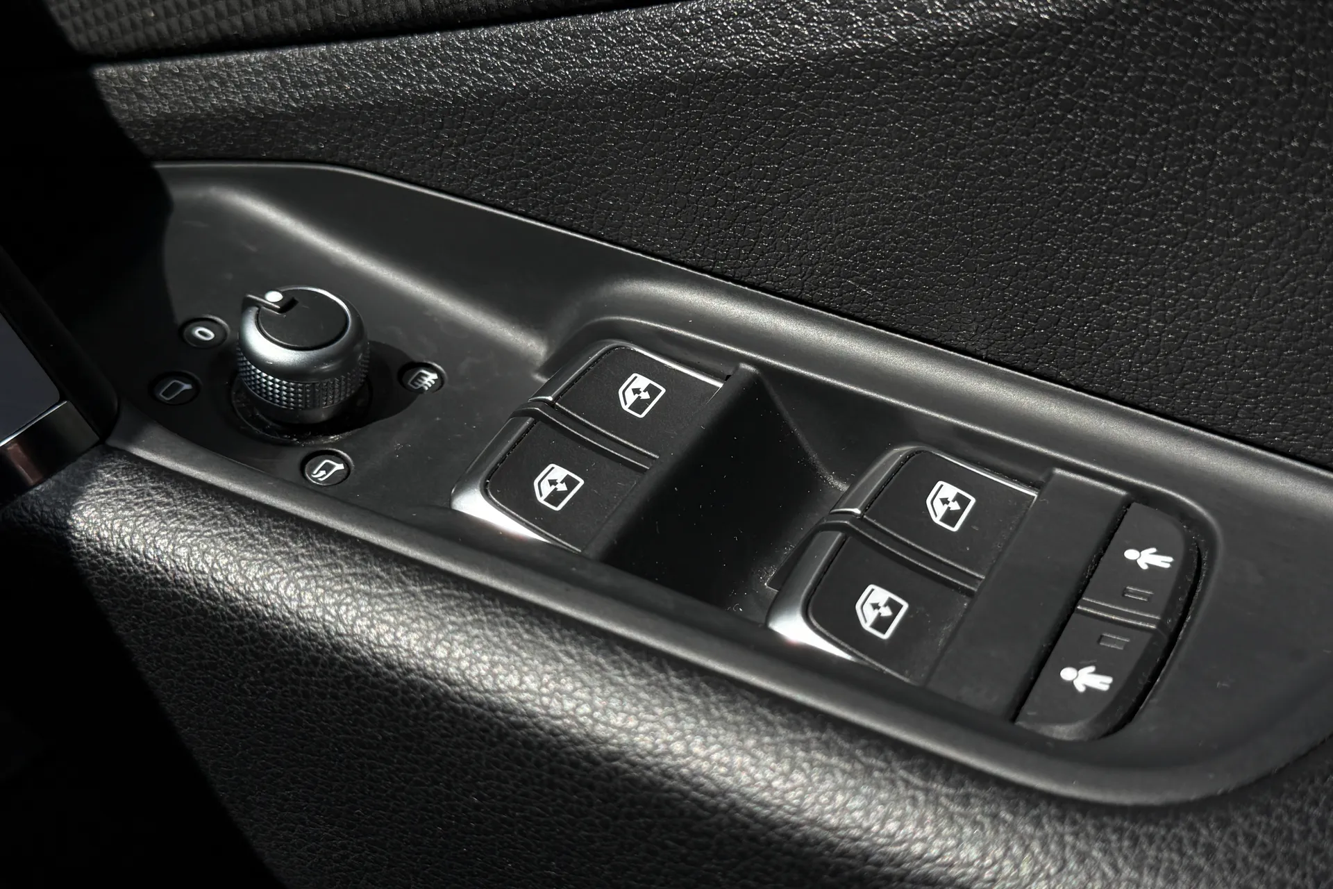 Audi Q2 thumbnail image number 37