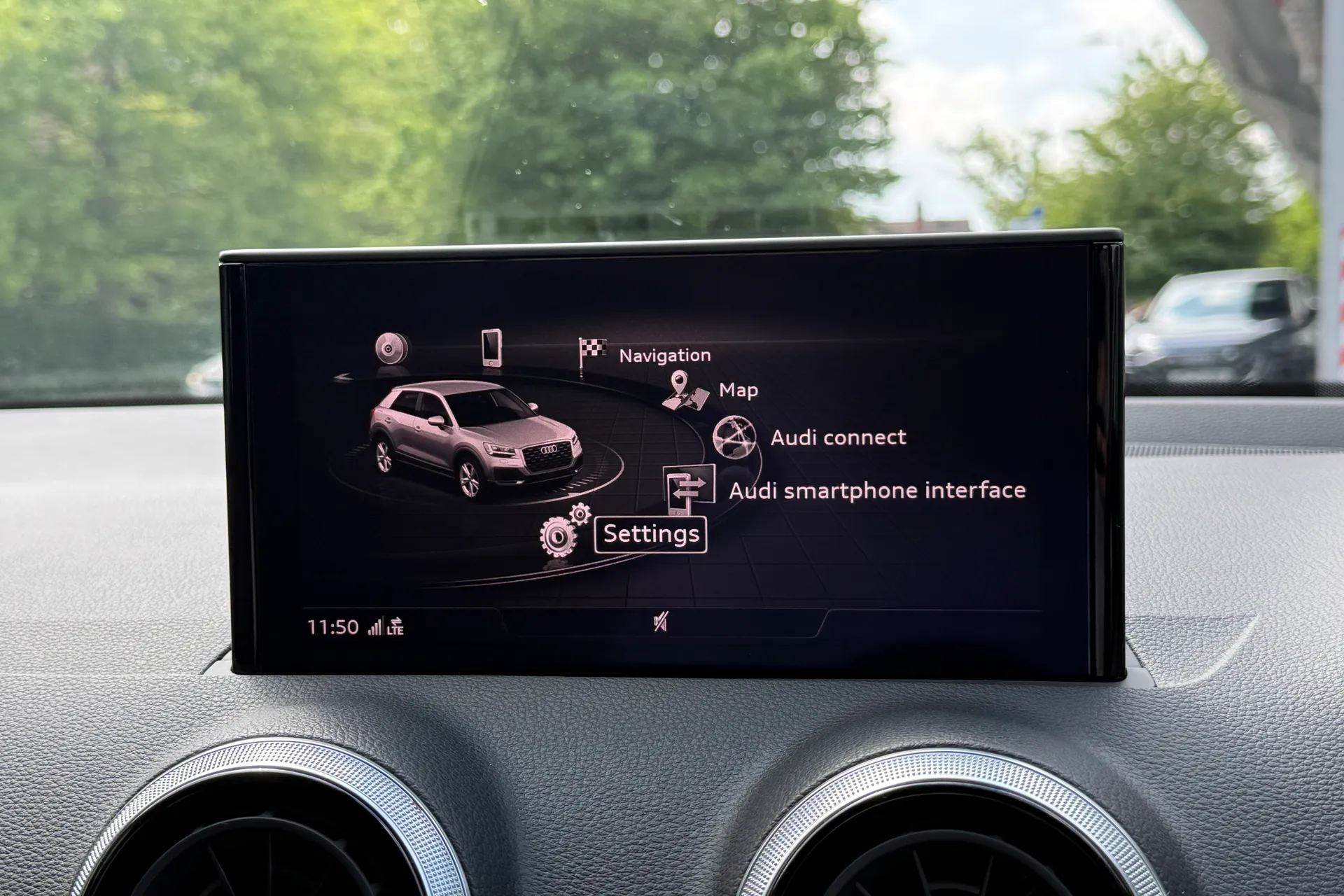 Audi Q2 thumbnail image number 35