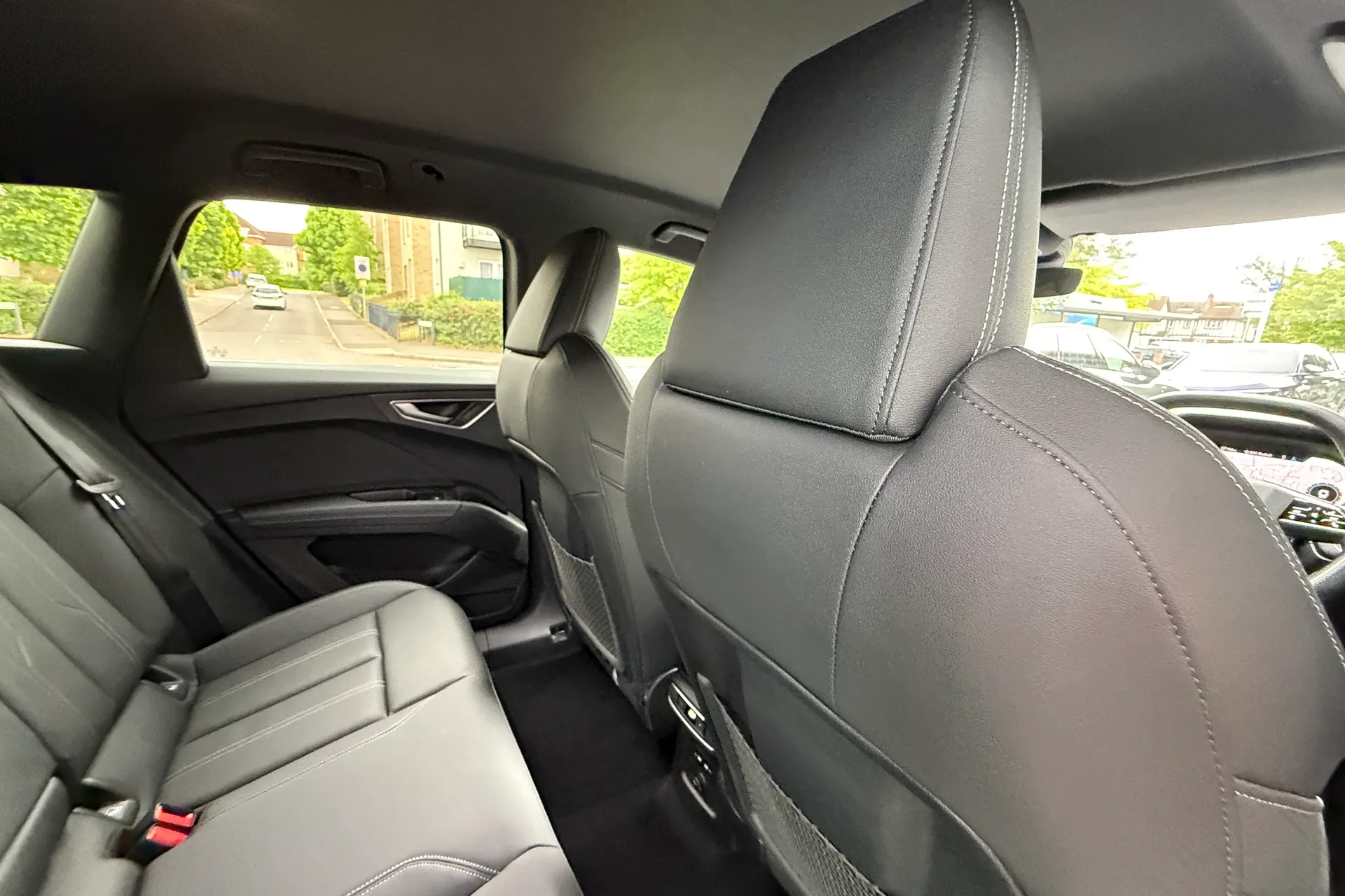 Audi Q4 thumbnail image number 35