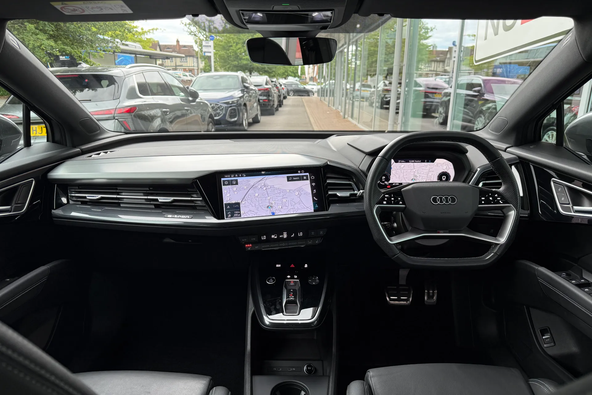 Audi Q4 thumbnail image number 3