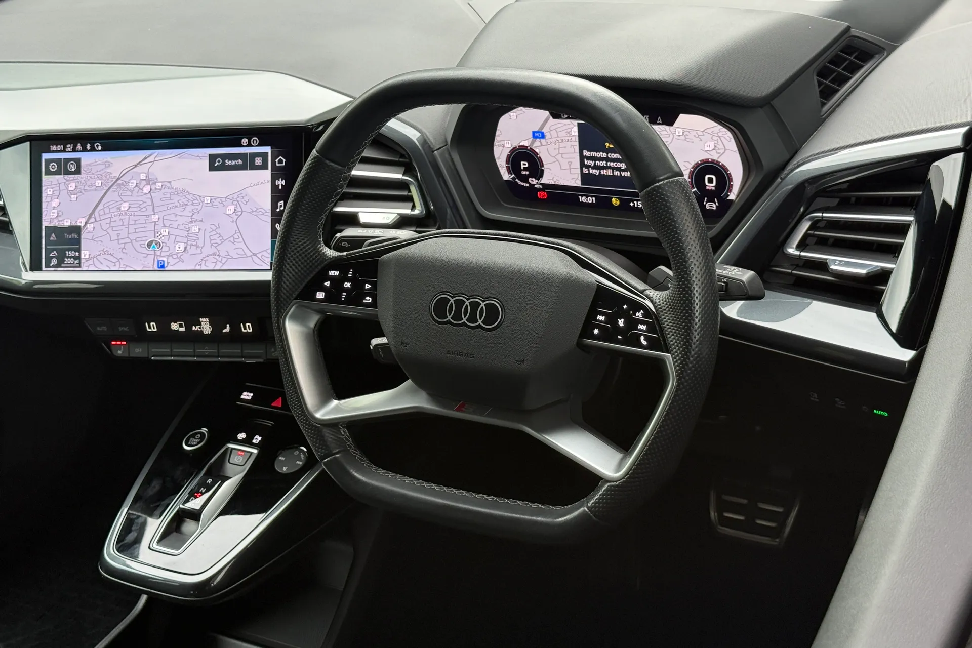 Audi Q4 thumbnail image number 32
