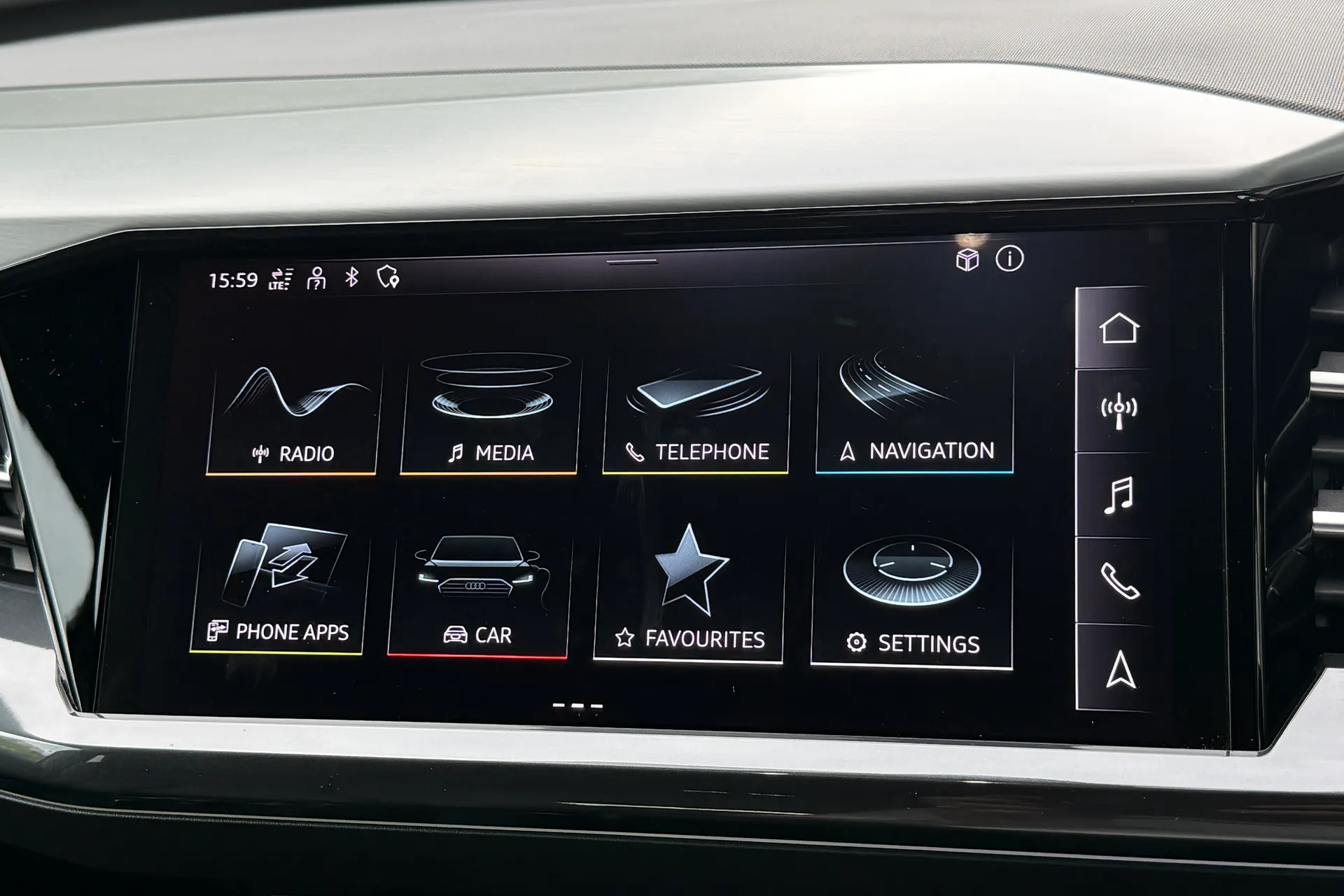 Audi Q4 thumbnail image number 20