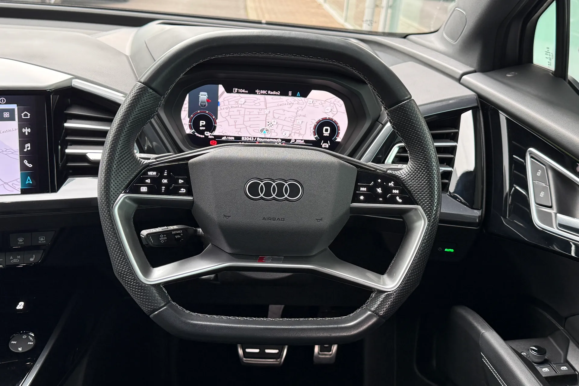 Audi Q4 thumbnail image number 37