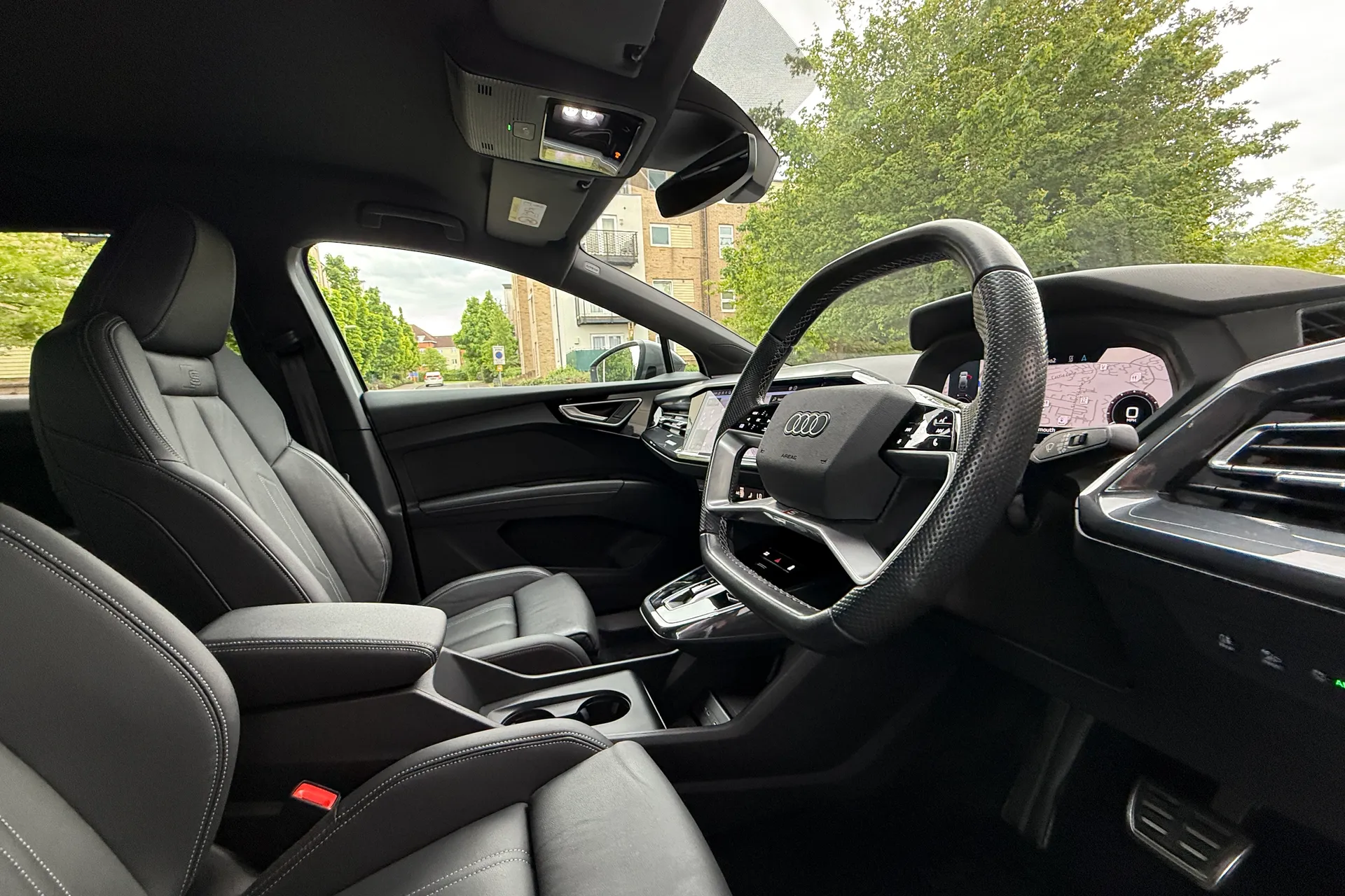 Audi Q4 thumbnail image number 13