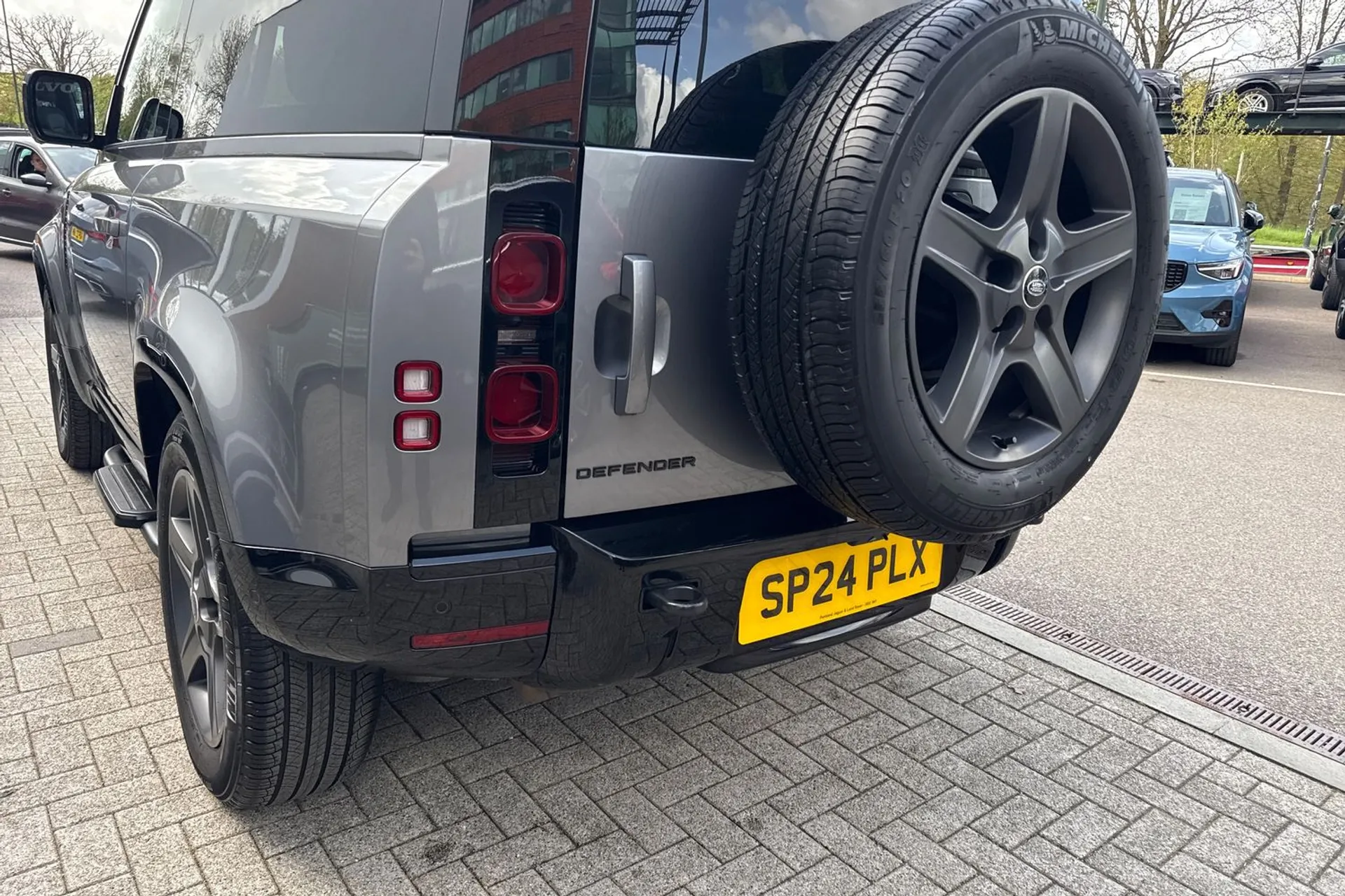 LAND ROVER DEFENDER thumbnail image number 18