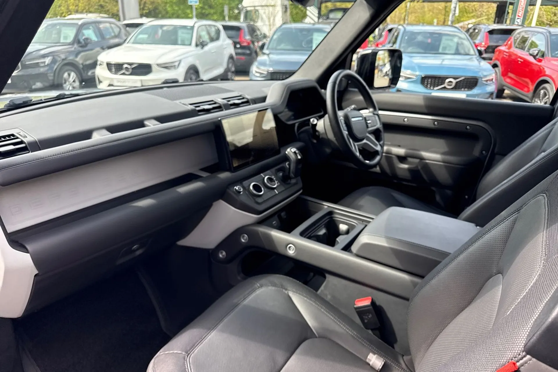 LAND ROVER DEFENDER thumbnail image number 28