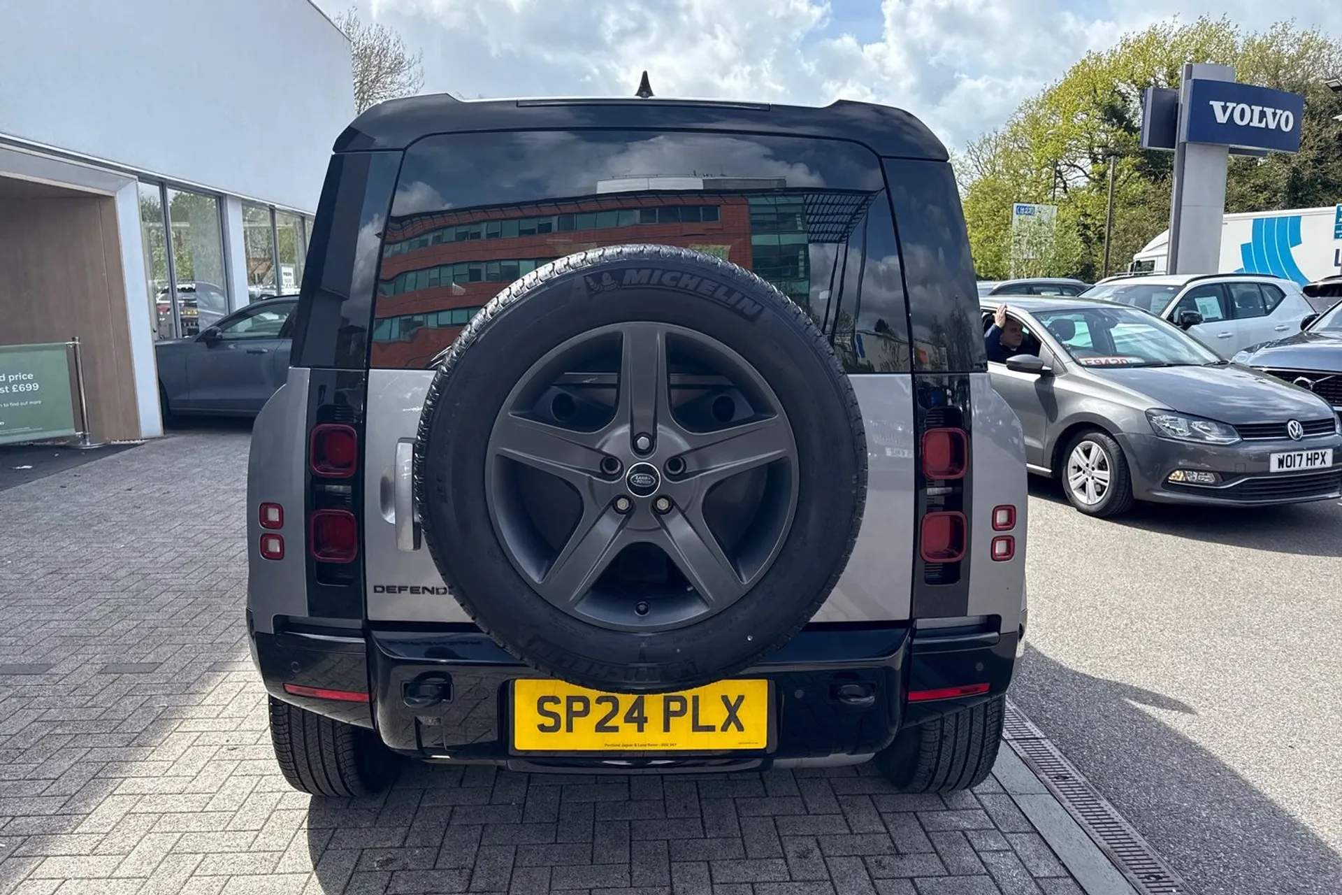 LAND ROVER DEFENDER thumbnail image number 9