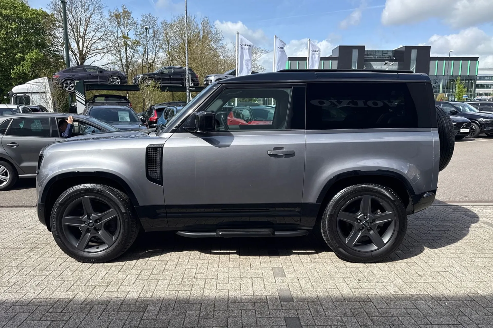 LAND ROVER DEFENDER thumbnail image number 11