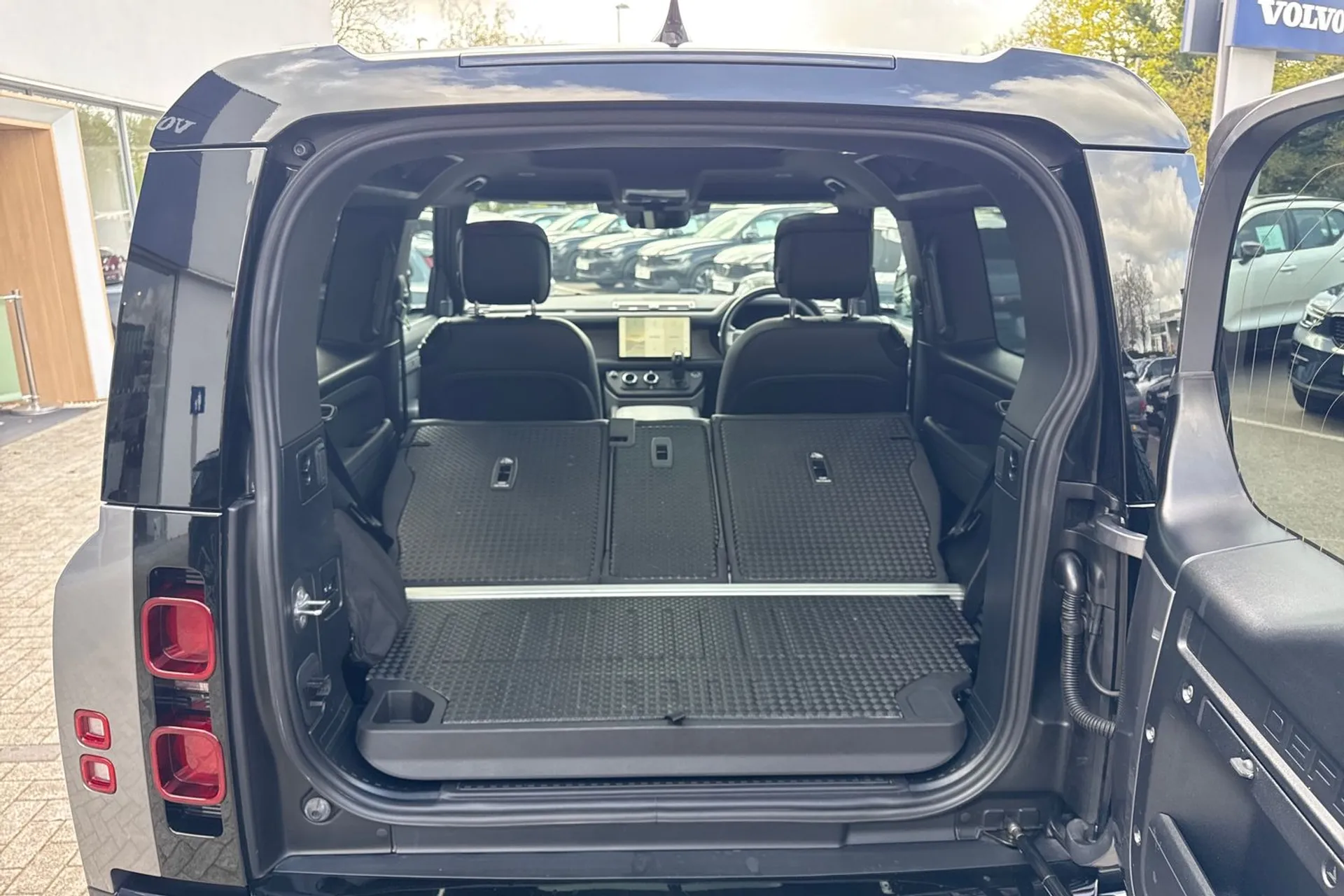 LAND ROVER DEFENDER thumbnail image number 23