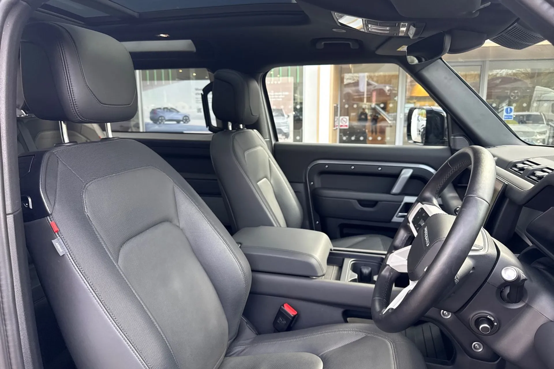 LAND ROVER DEFENDER thumbnail image number 27