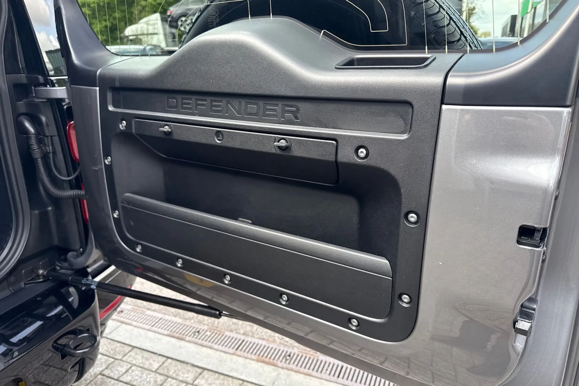 LAND ROVER DEFENDER thumbnail image number 21