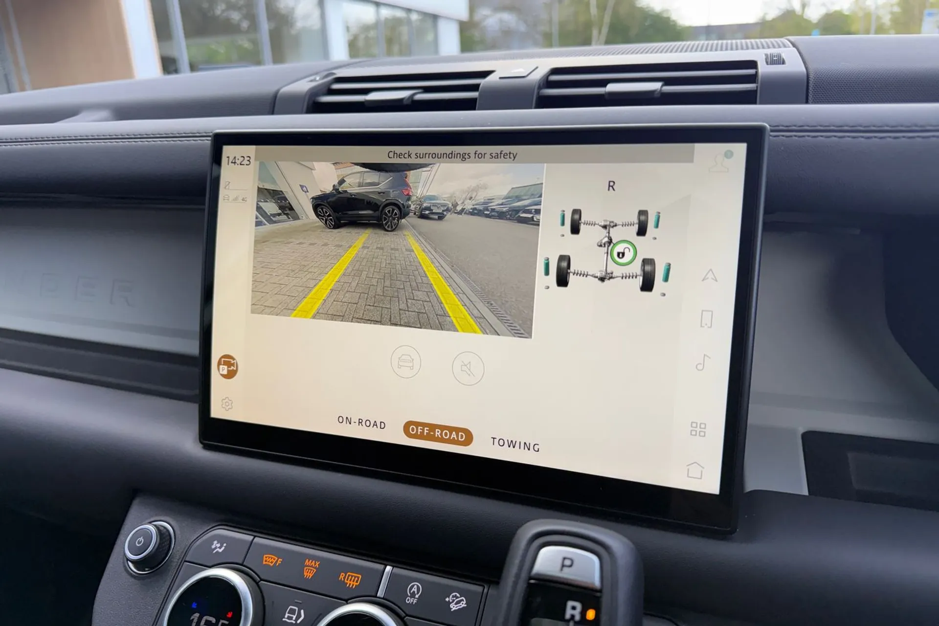 LAND ROVER DEFENDER thumbnail image number 43