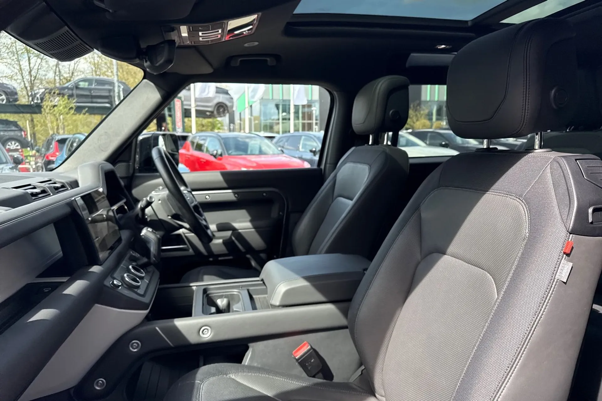 LAND ROVER DEFENDER thumbnail image number 29