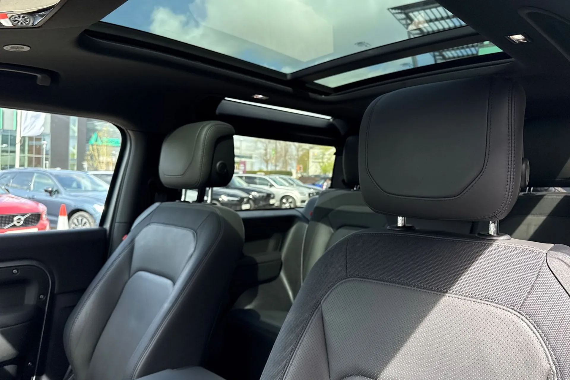 LAND ROVER DEFENDER thumbnail image number 30