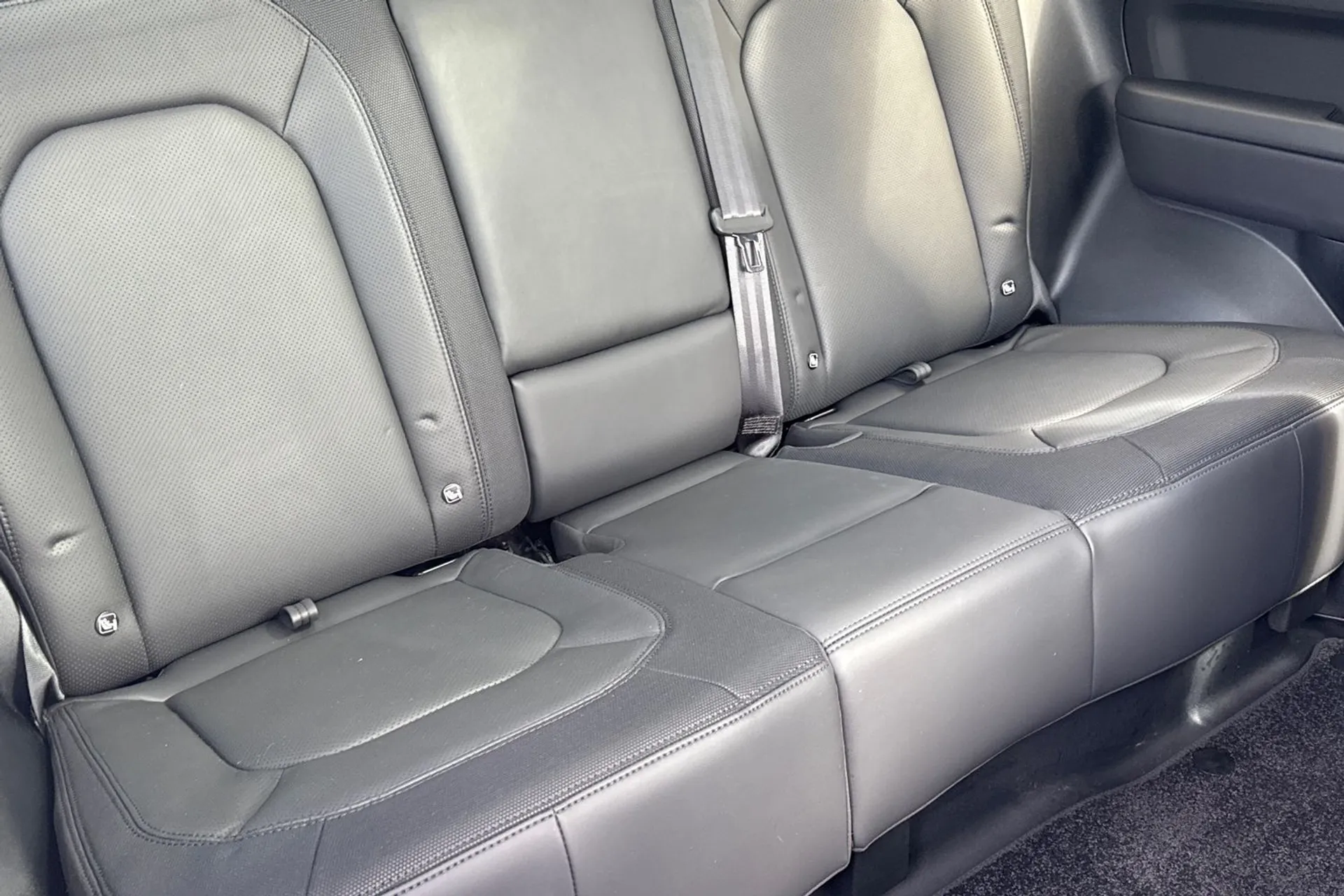 LAND ROVER DEFENDER thumbnail image number 26