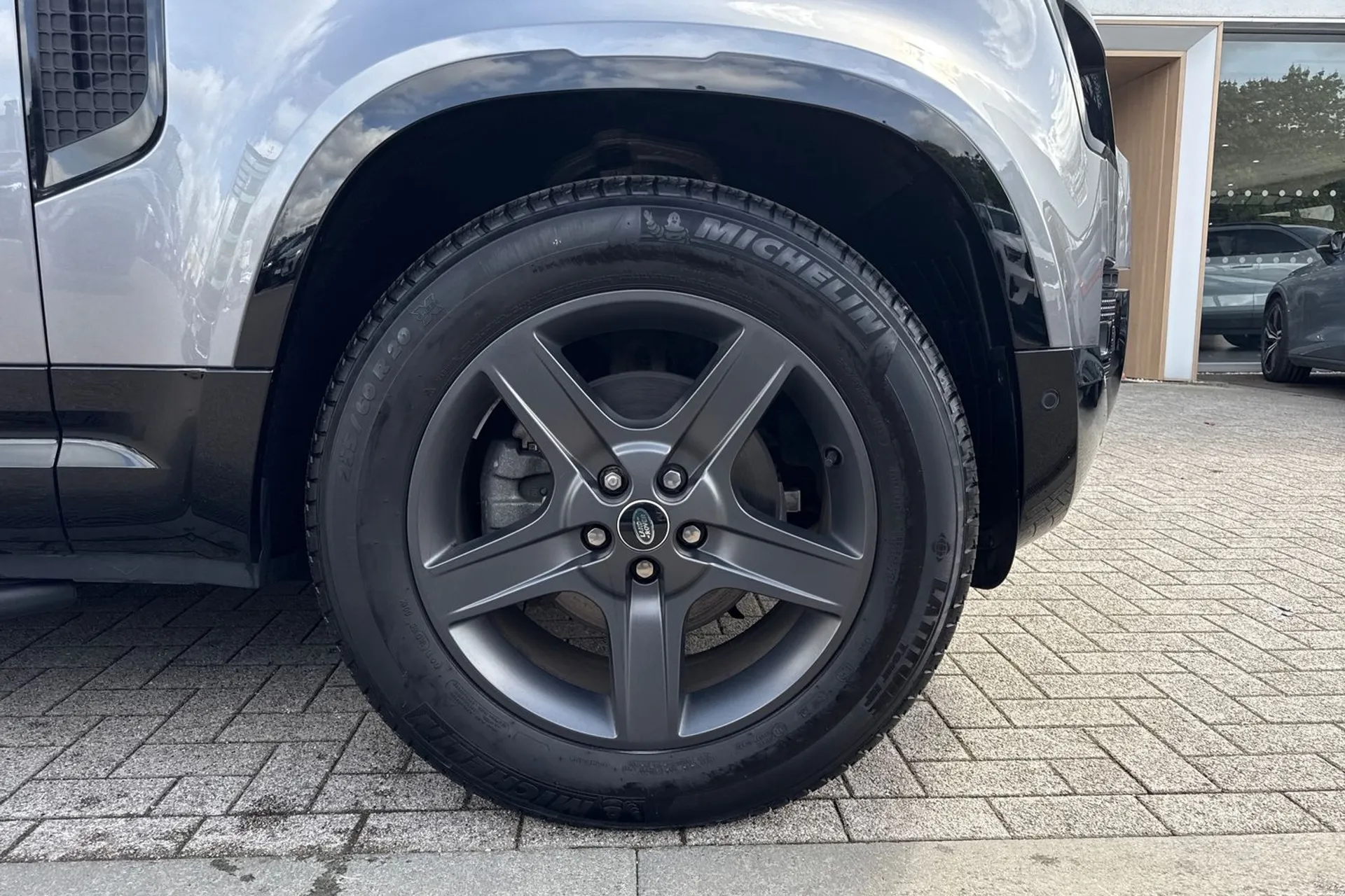 LAND ROVER DEFENDER thumbnail image number 14