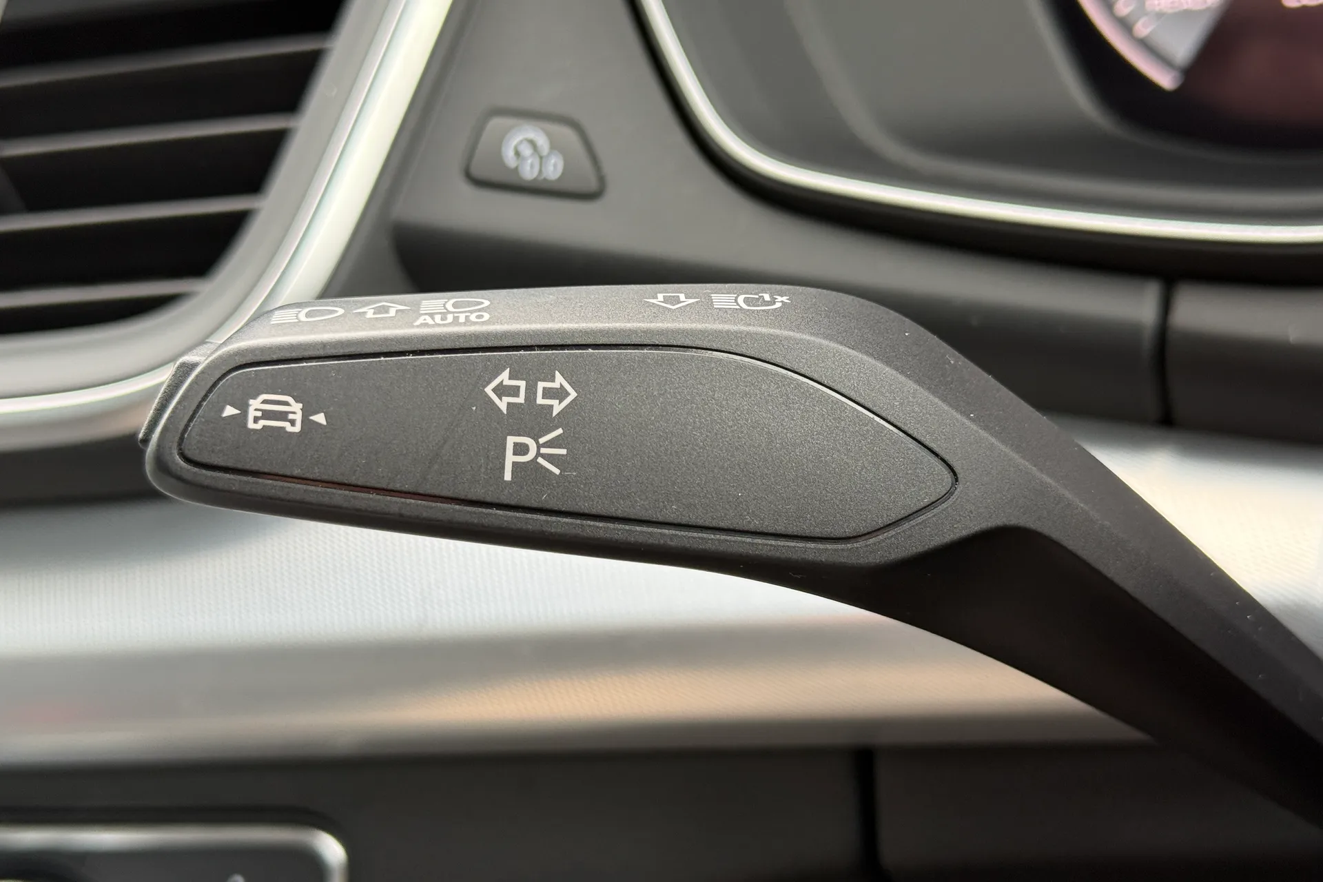 Audi Q5 thumbnail image number 15