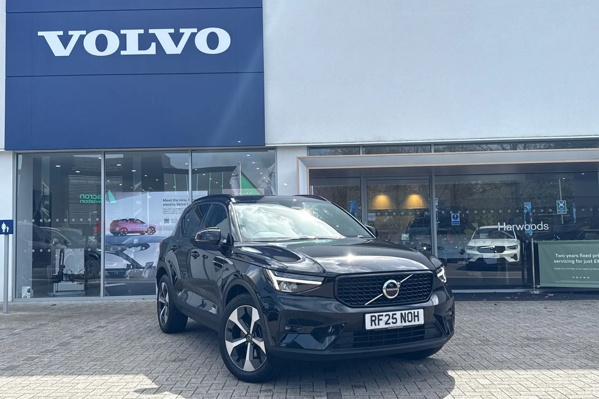 Volvo XC40 focused image