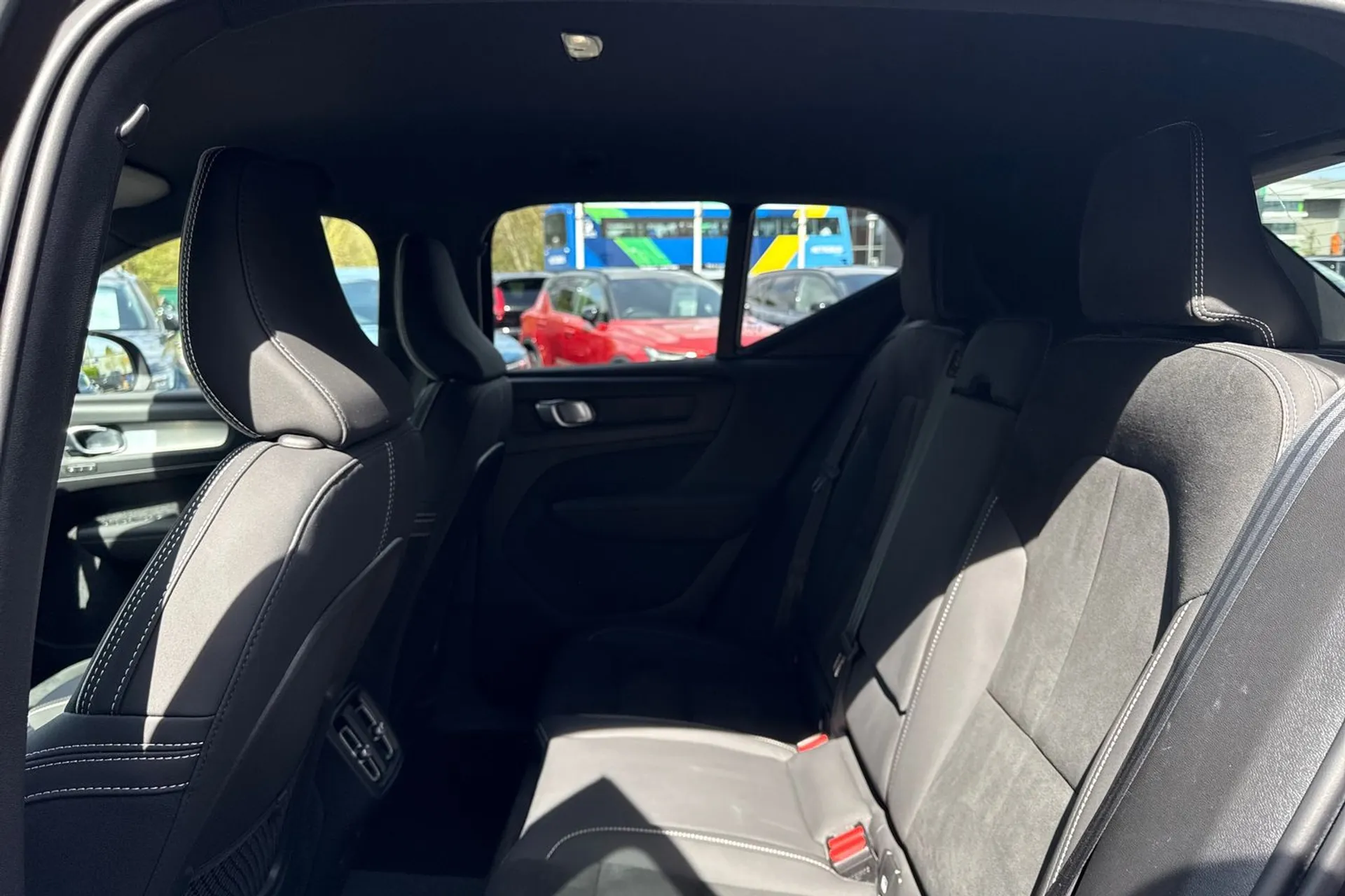 Volvo XC40 thumbnail image number 30