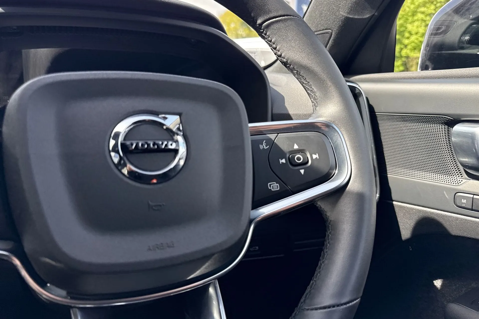 Volvo XC40 thumbnail image number 37